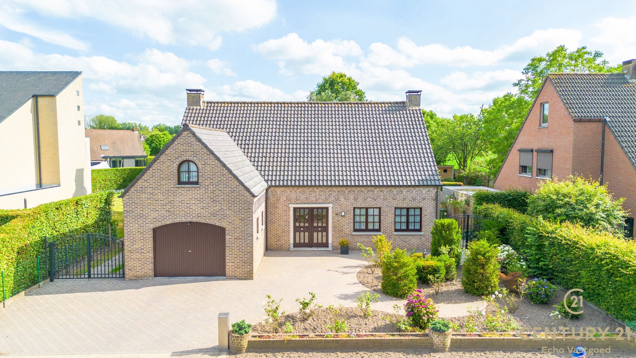 Vrijstaande, ruime instapklare villa met zwembad foto 26