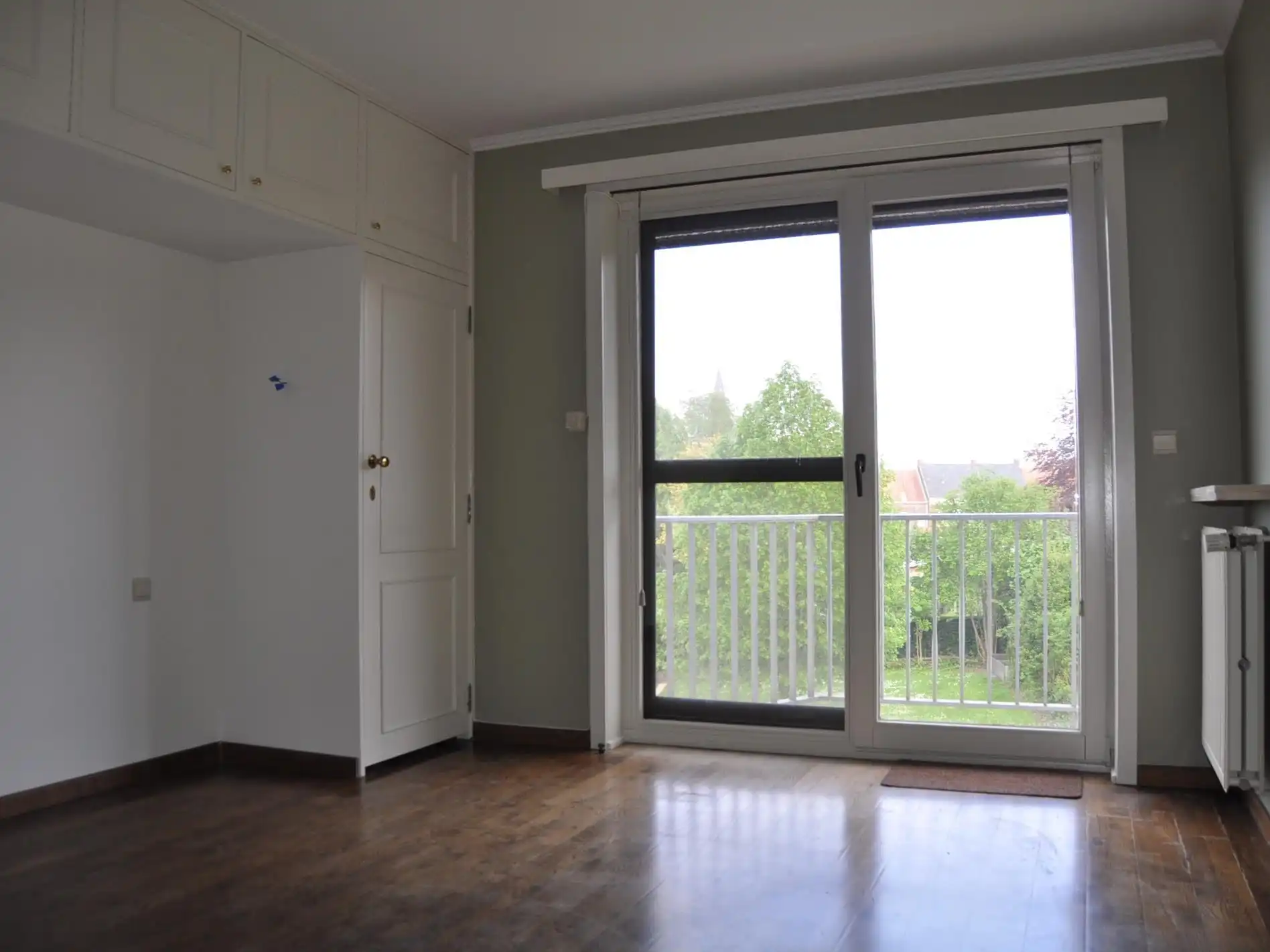 Ruim en verzorgd appartement met 2 slaapkamers in residentiële buurt - garagebox mogelijk. foto 8