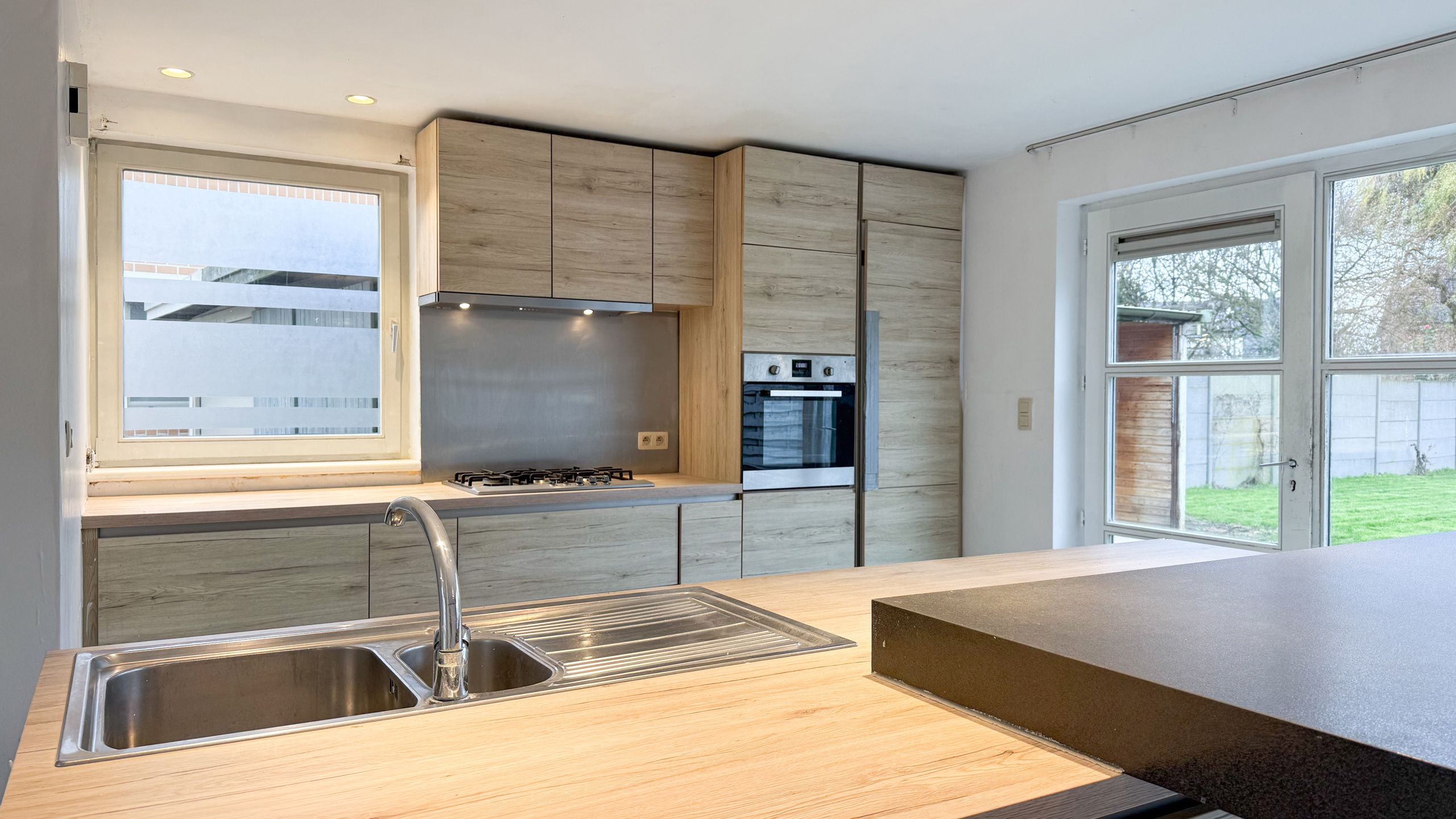 Te renoveren woning met grote tuin in doodlopende straat! foto 18