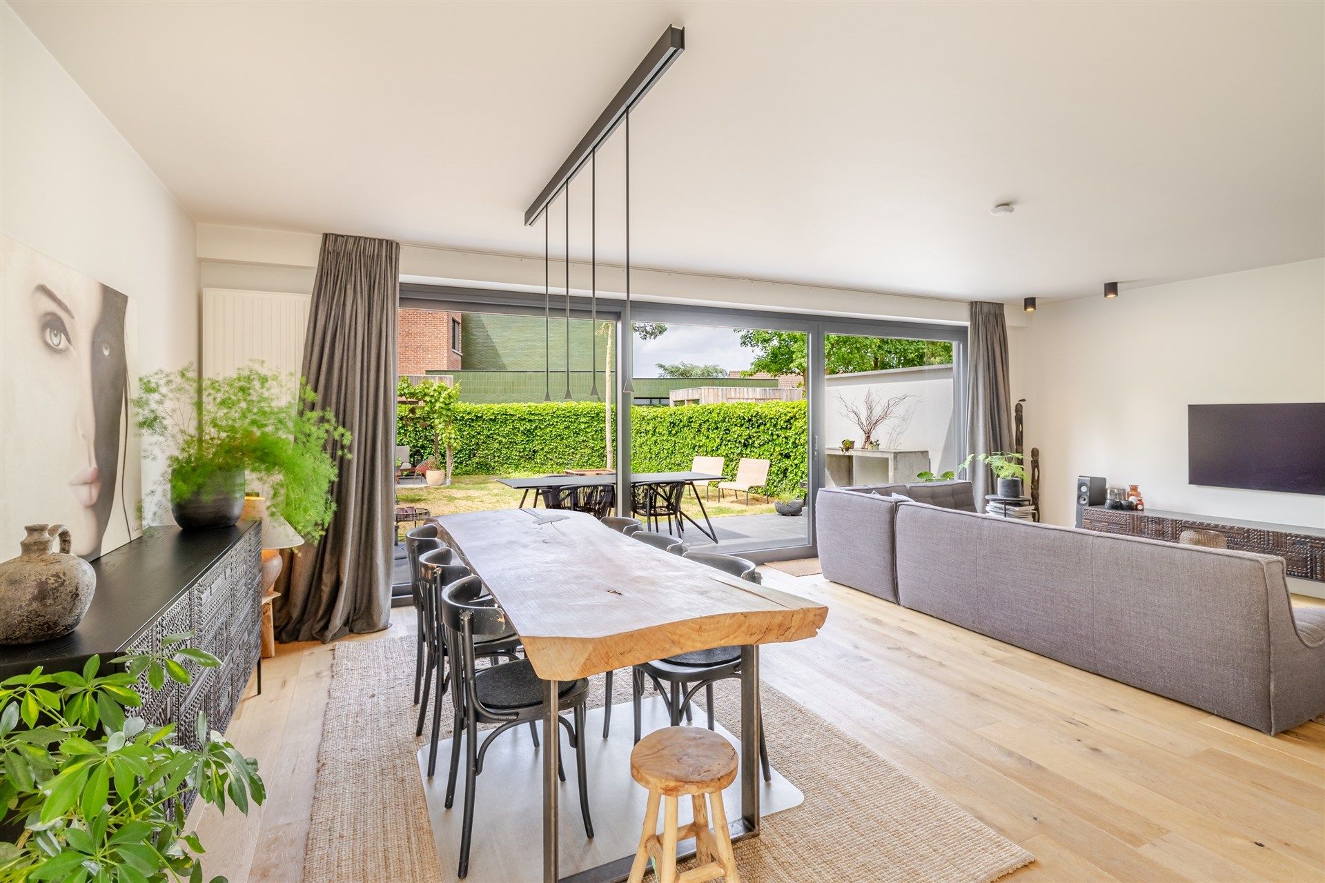 Subliem afgewerkte woning met tuin op topligging foto 9