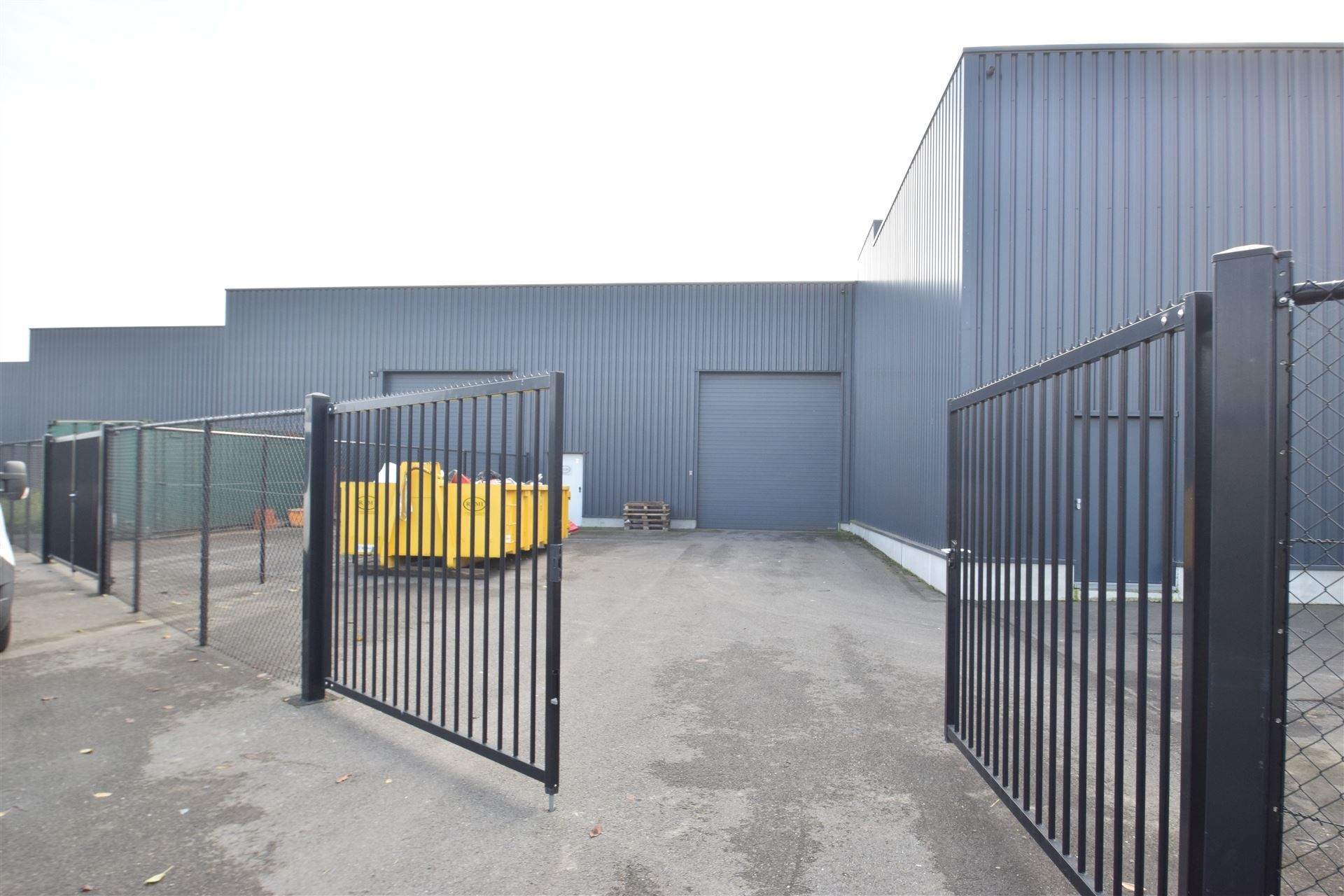 Recent, gunstig gelegen magazijn in een bedrijventerrein. foto 6