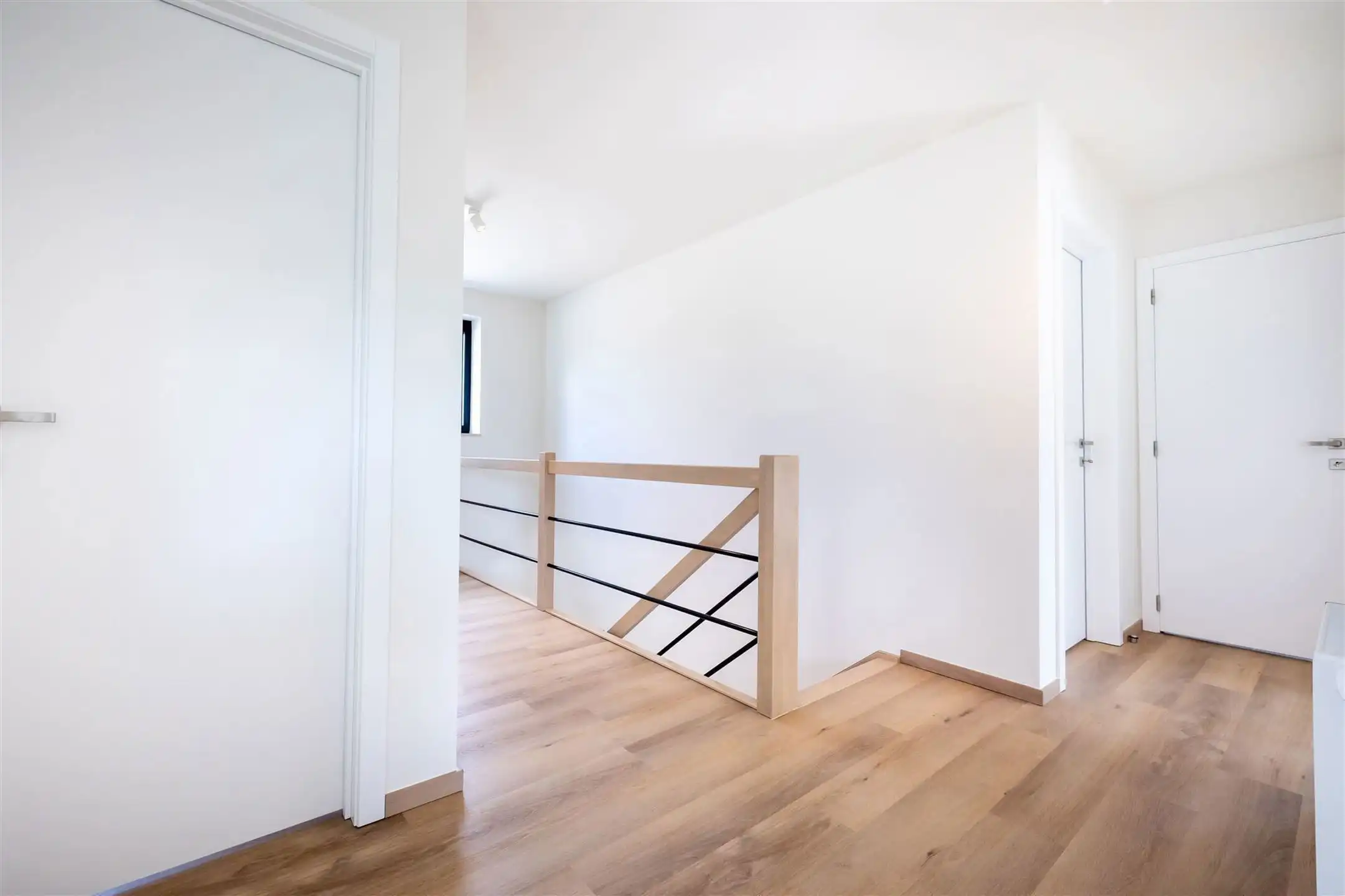 Nieuwe villa - 4 slaapkamers in een nieuwe woonwijk foto 8