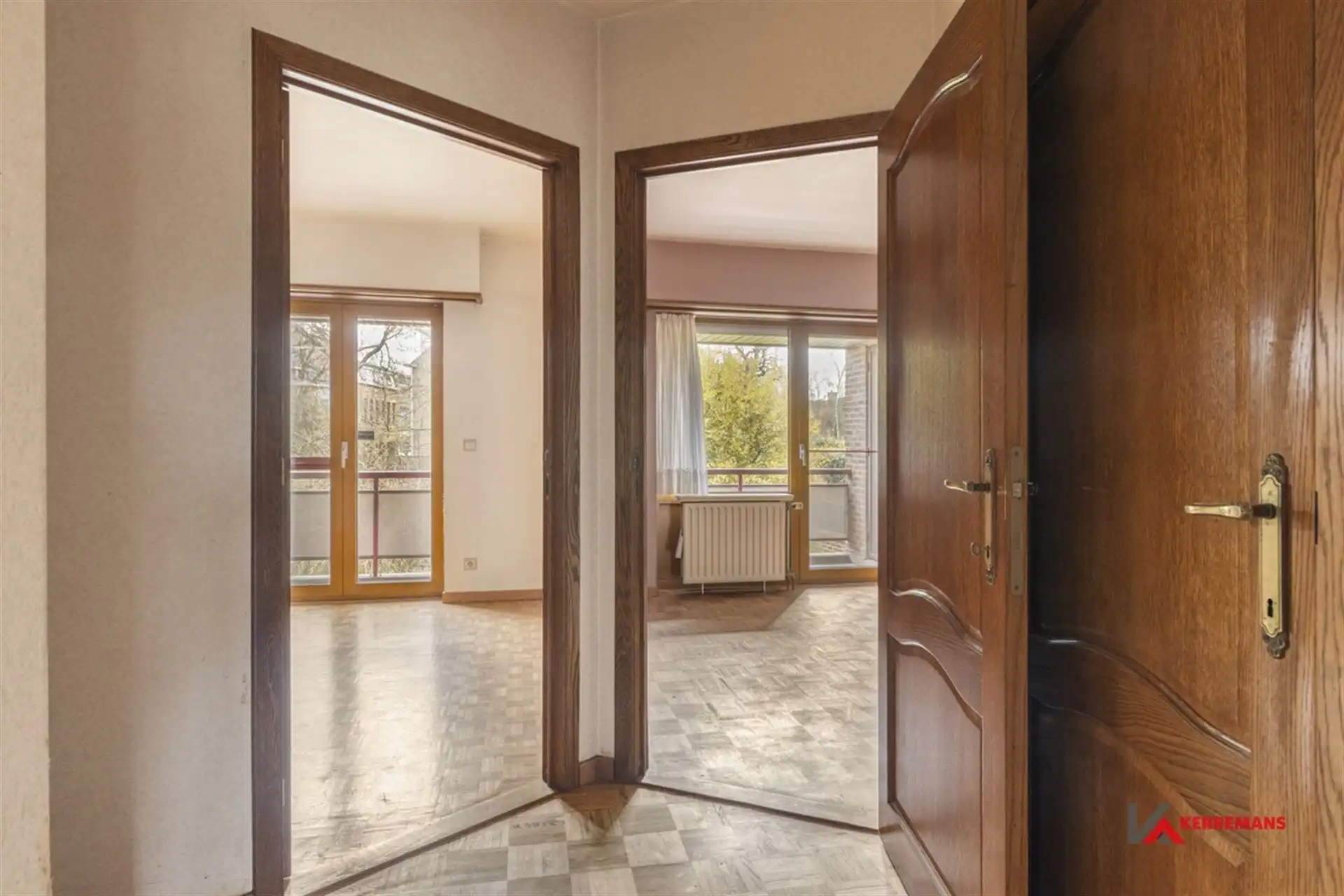 Instapklaar appartement met 3 slaapkamers en garage.  foto 12