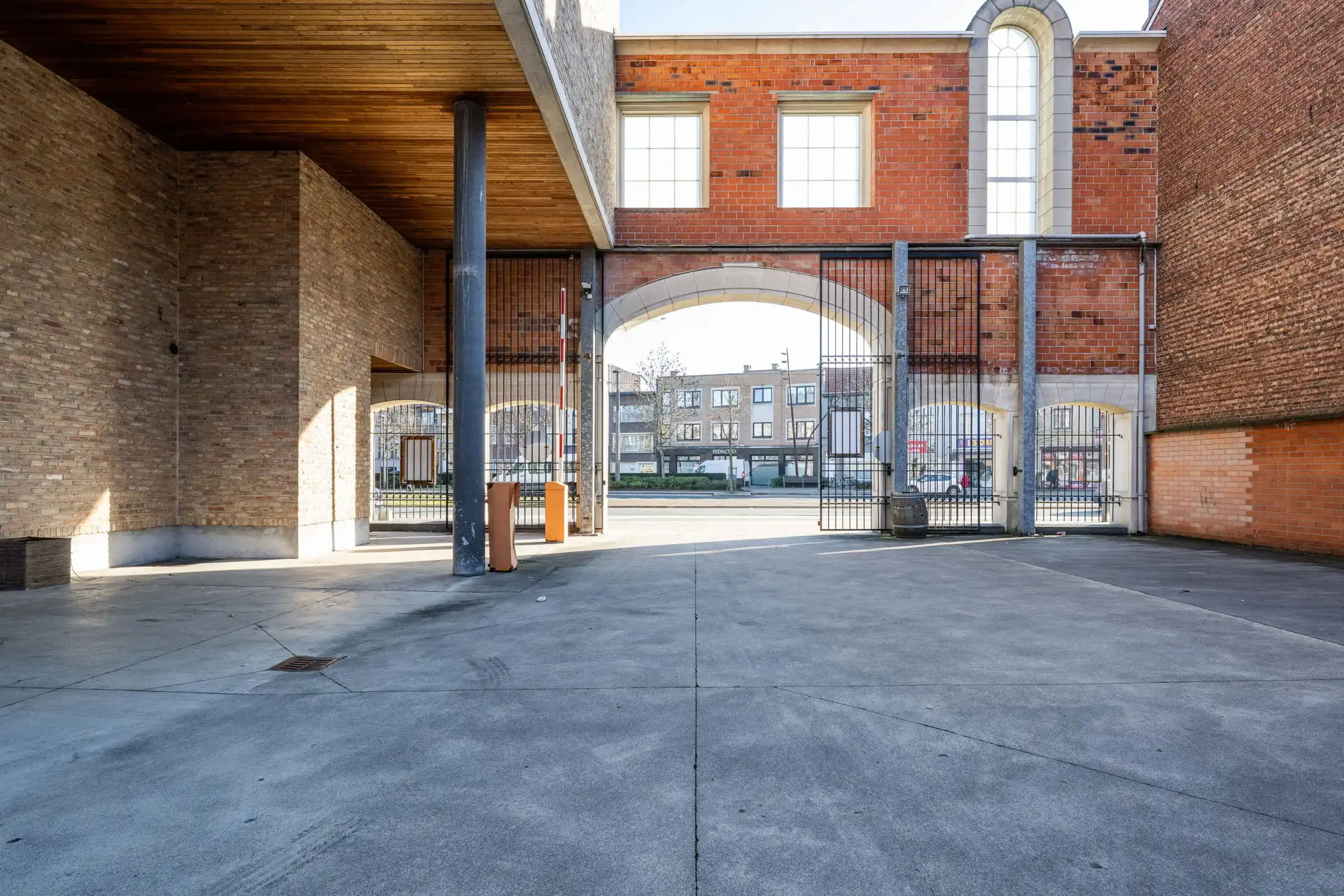 Commerciële ruimte te huur foto 3