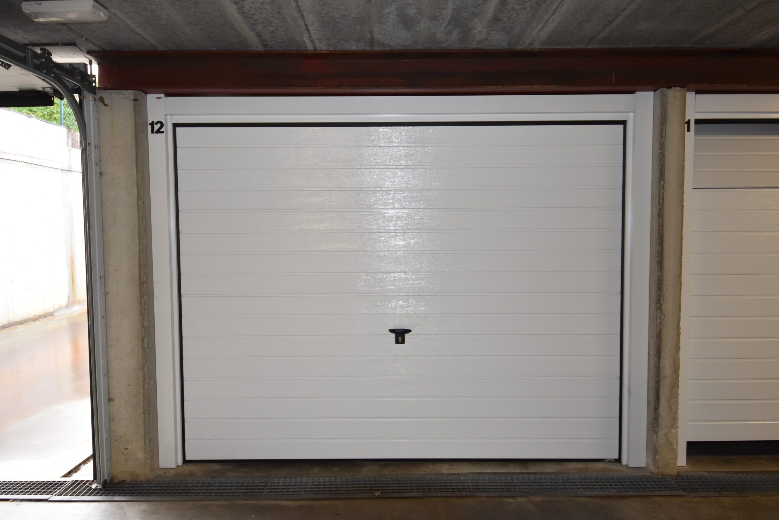 Trendy recent 2 slpk appartement met garagebox foto 4