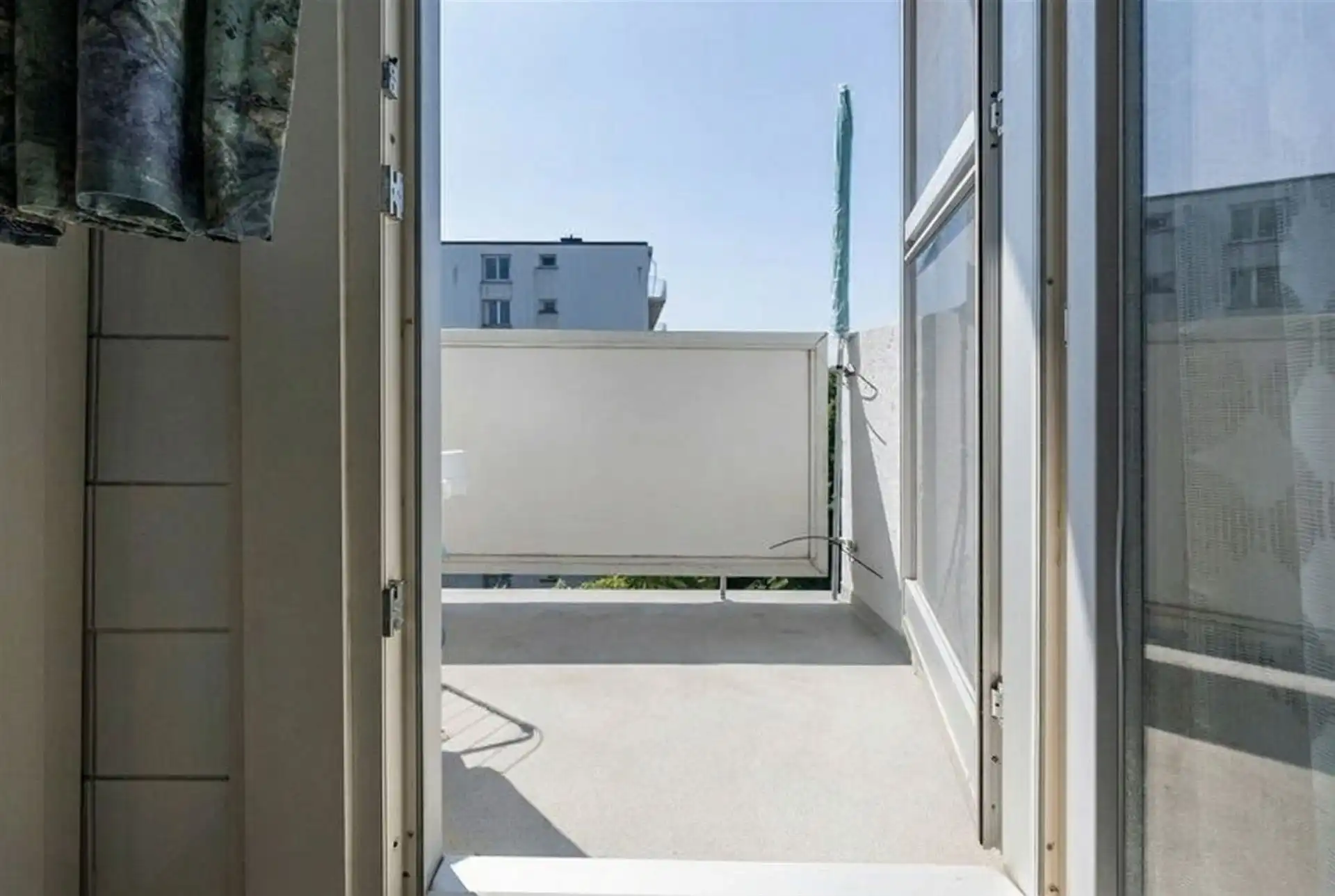 Appartement (hoogste verdieping - 2 SLK) met zonnig terras.  foto 8