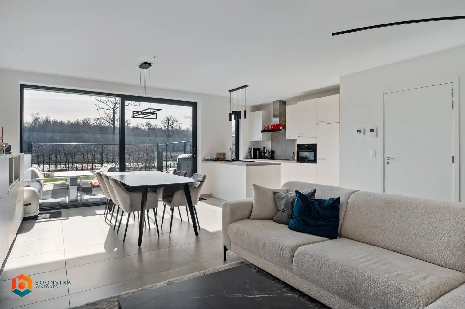 Energiezuinig gelijkvloers appartement met terras, tuintje en ondergrondse parkeerplaats foto 3