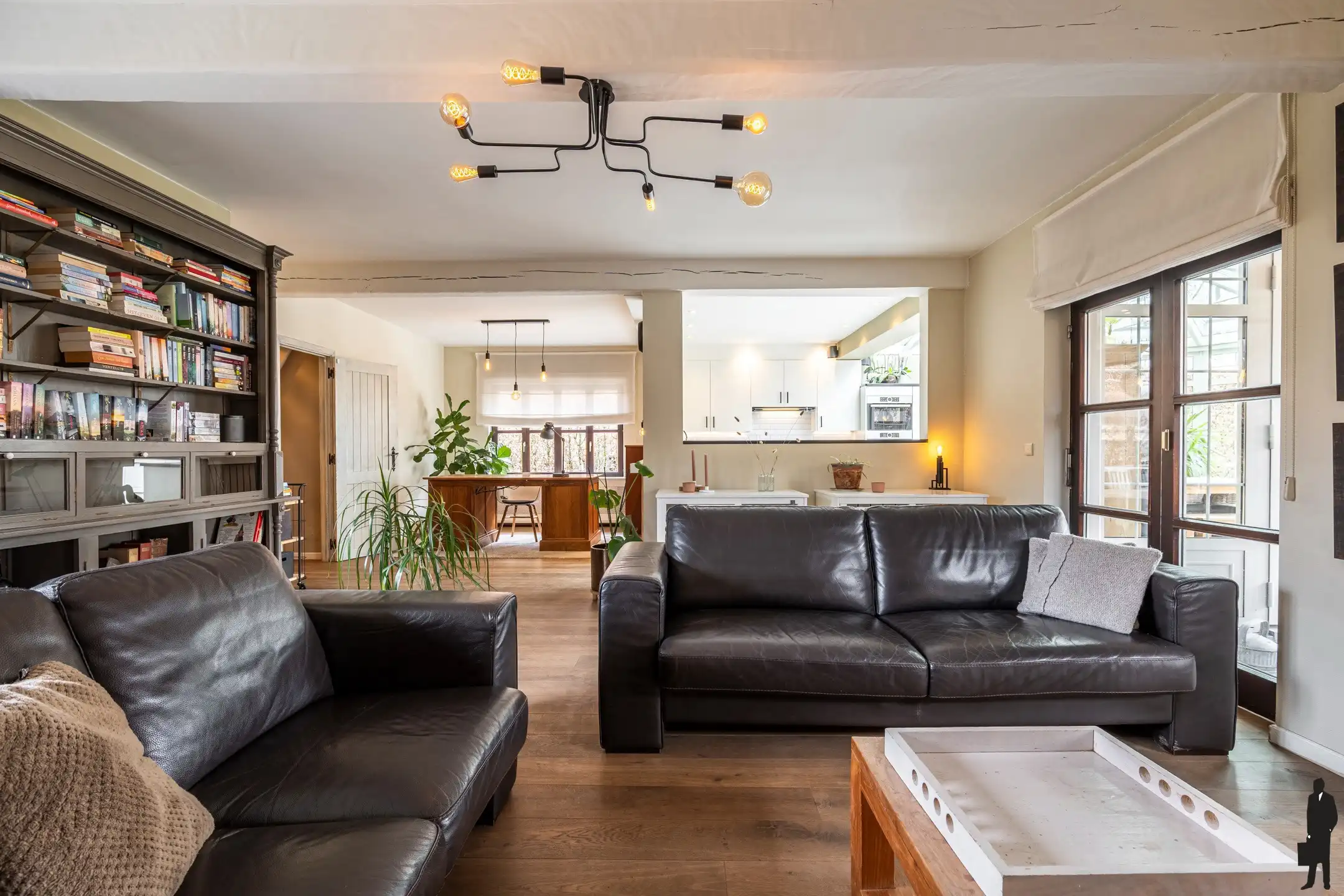 Instapklare woning met bijgebouw, zwembad en zuidtuin! foto 6