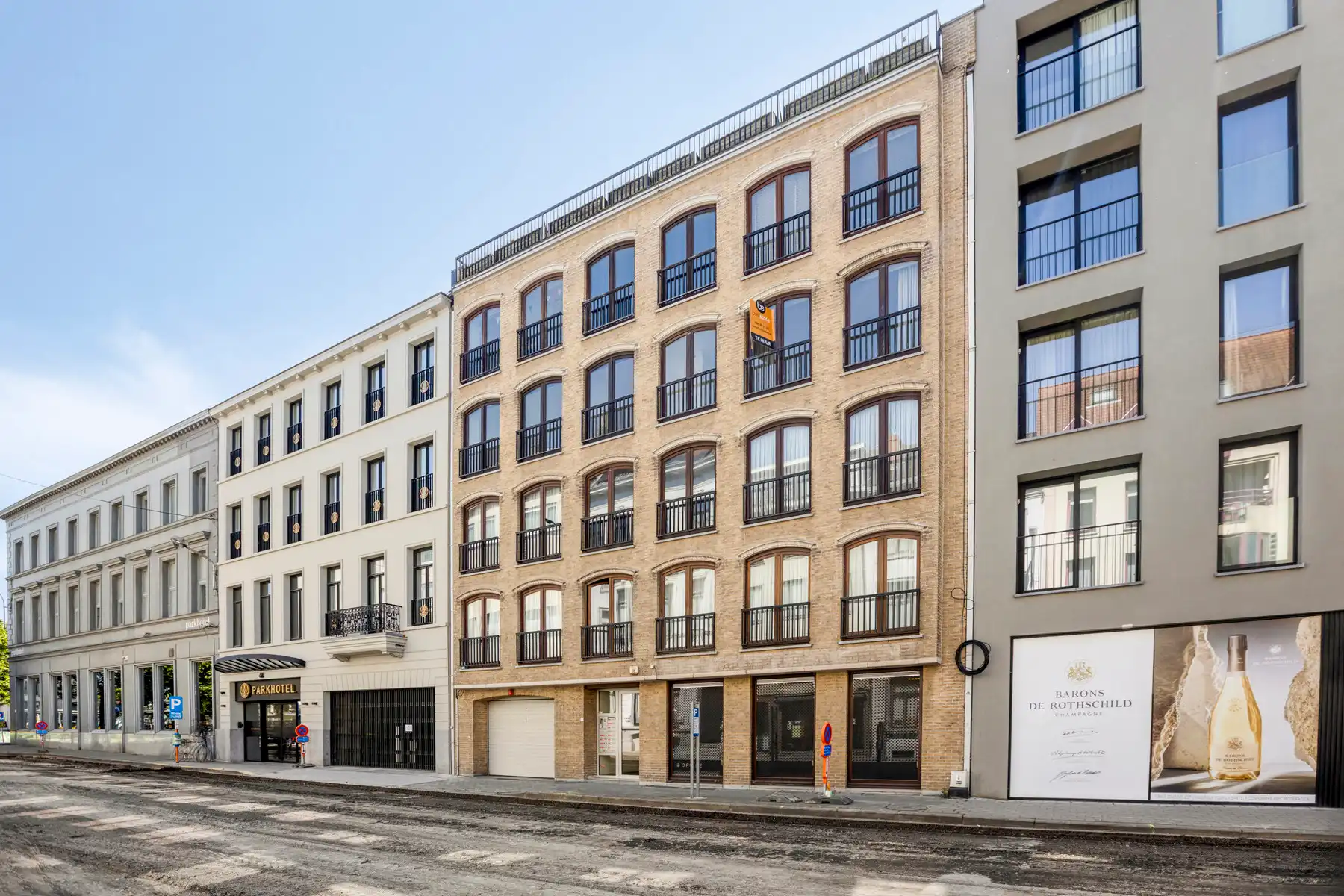 Instapklaar appartement met grote garage !! foto 18