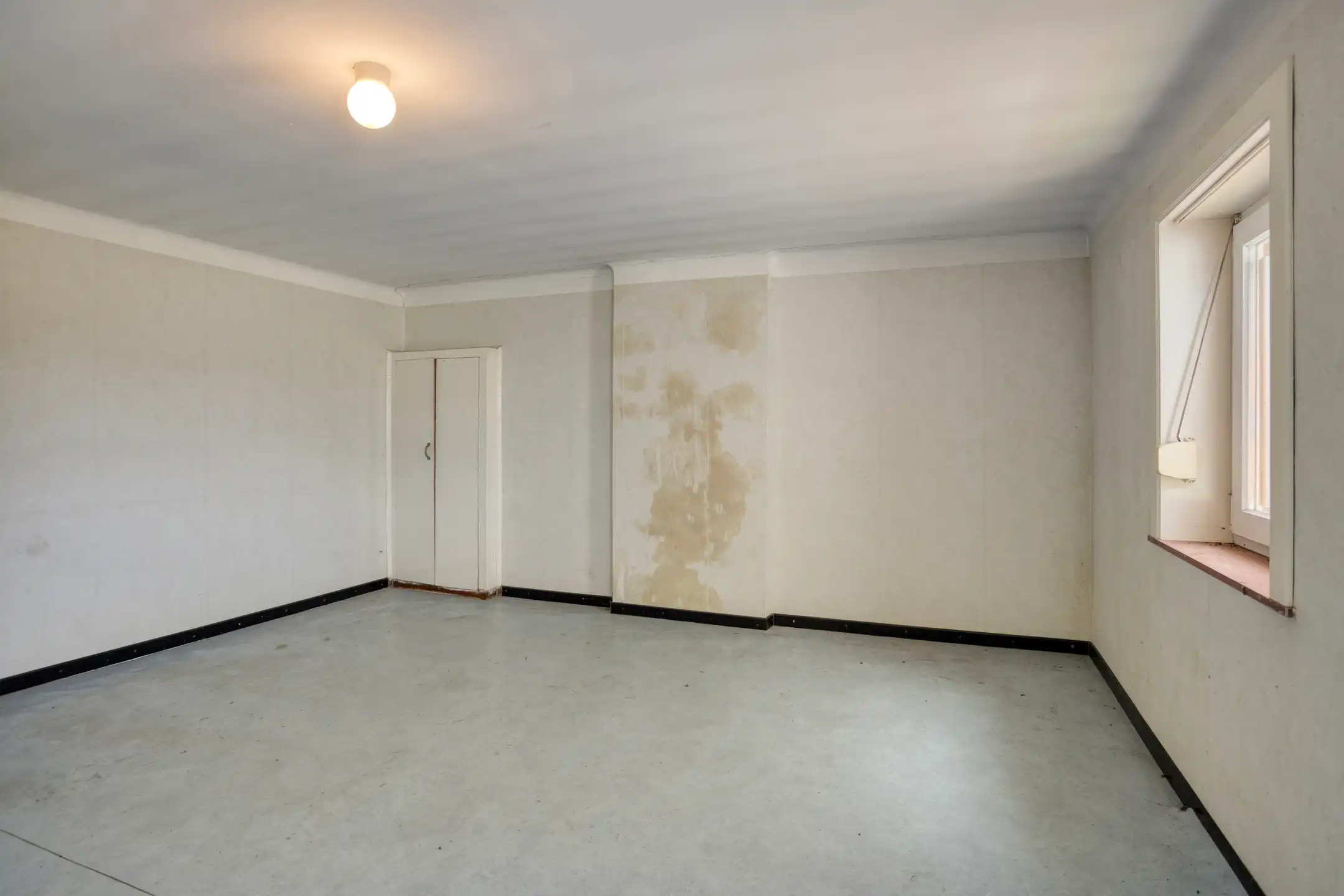 Te renoveren woning op een uniek perceel van 26are foto 17