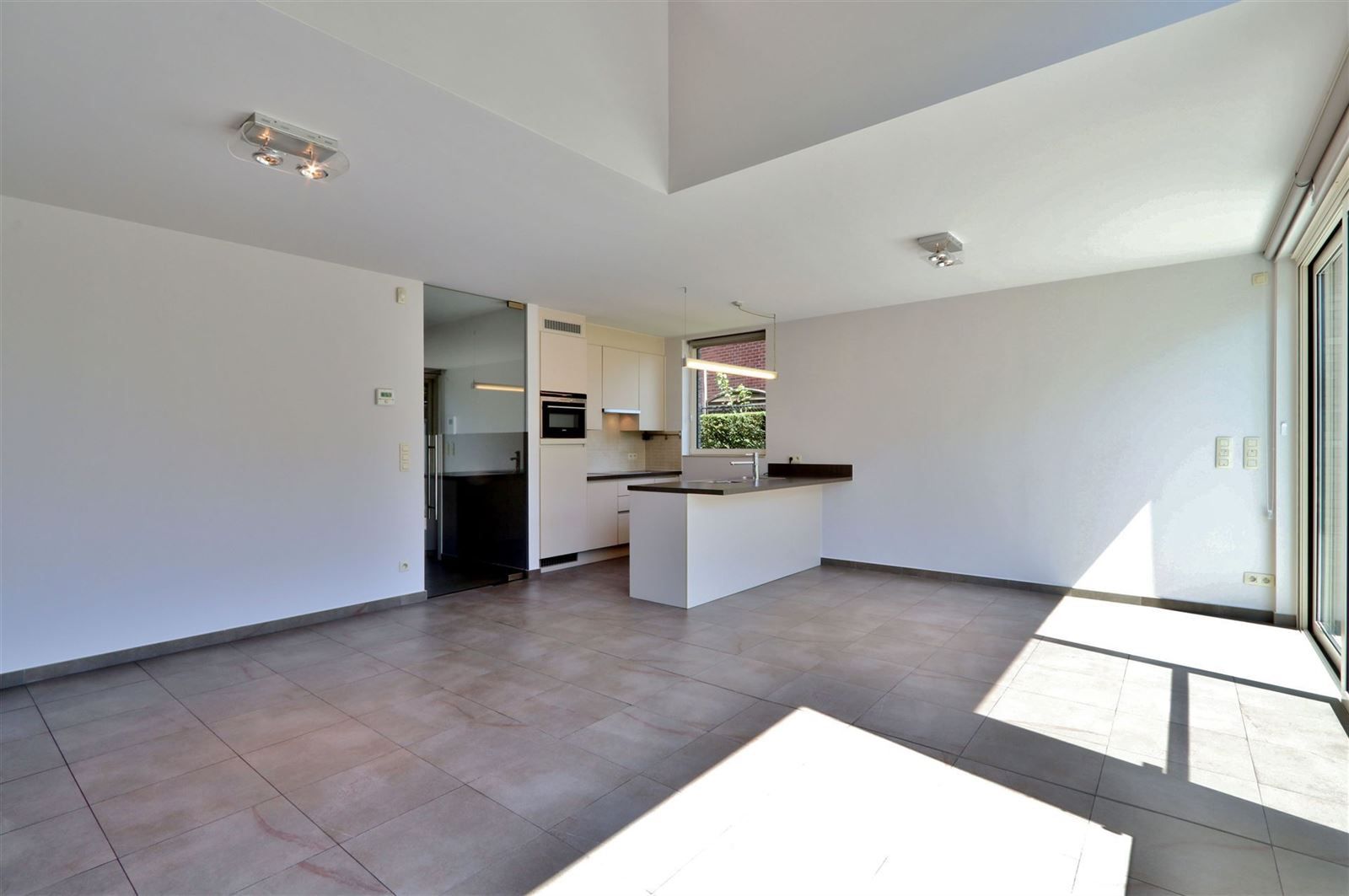 Woning te Lot foto 6