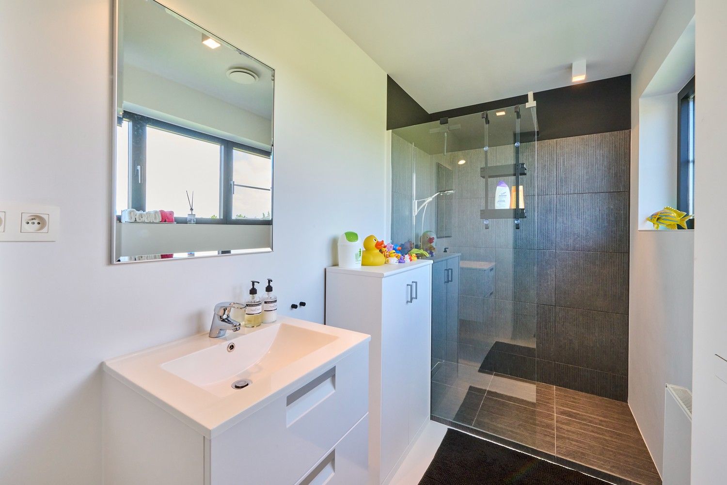 Wonen in pure architectuur - designvilla met super-de-luxe afwerking op fraai gelegen perceel foto 25