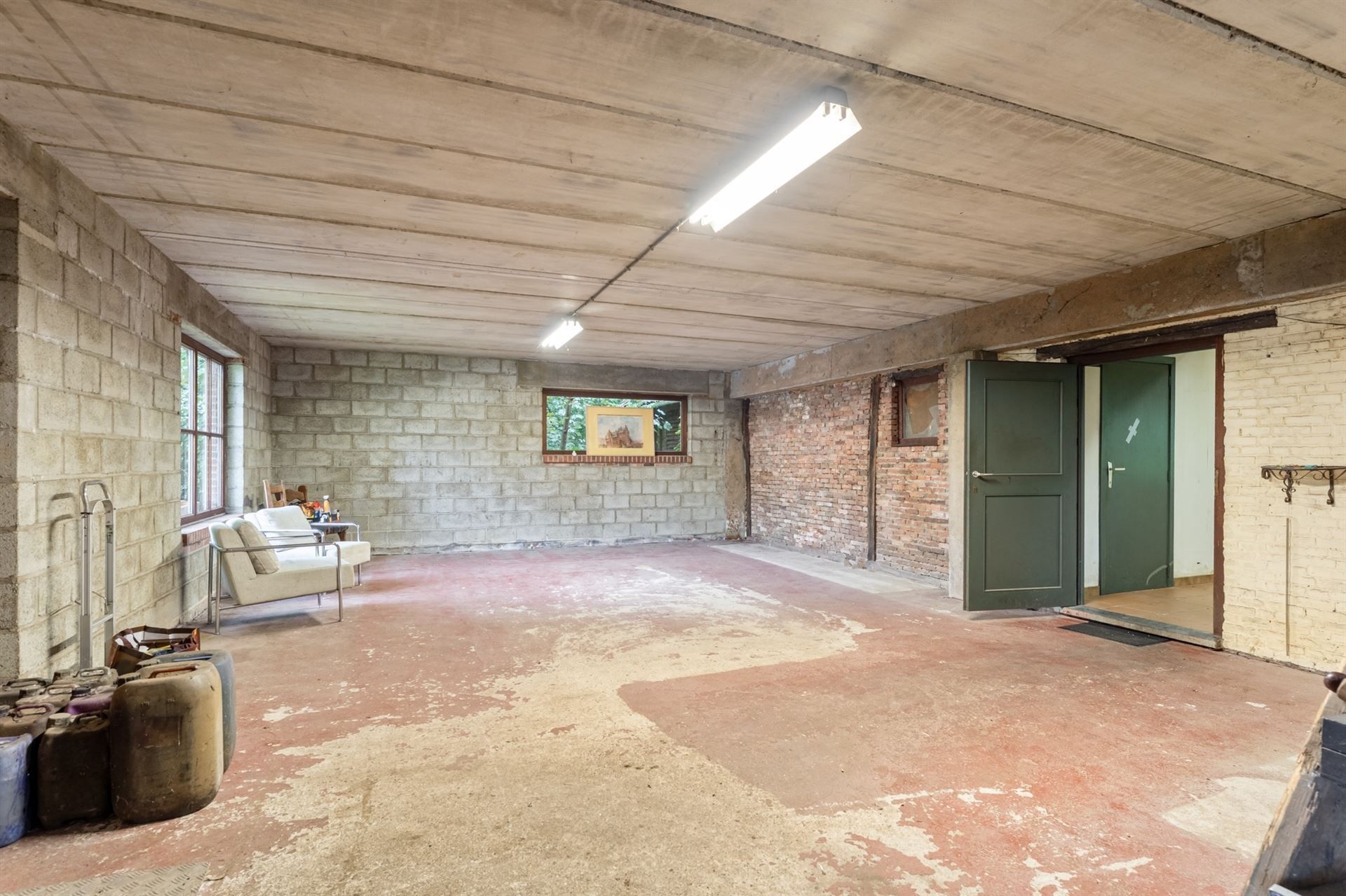 Te renoveren gebouw op en met grond. foto 13