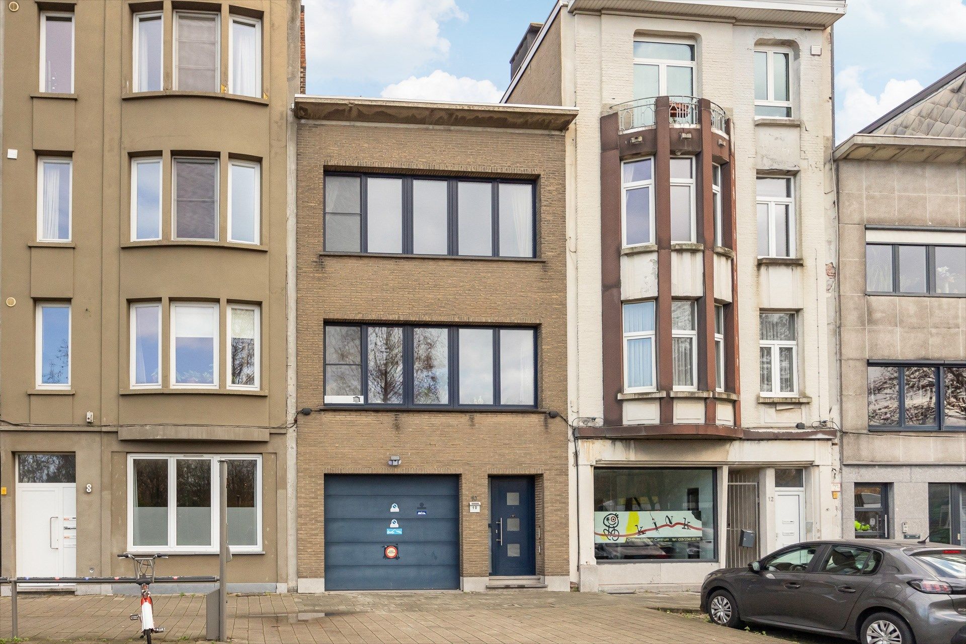 Ruime, instapklare gezinswoning met authentieke elementen in Berchem foto 32