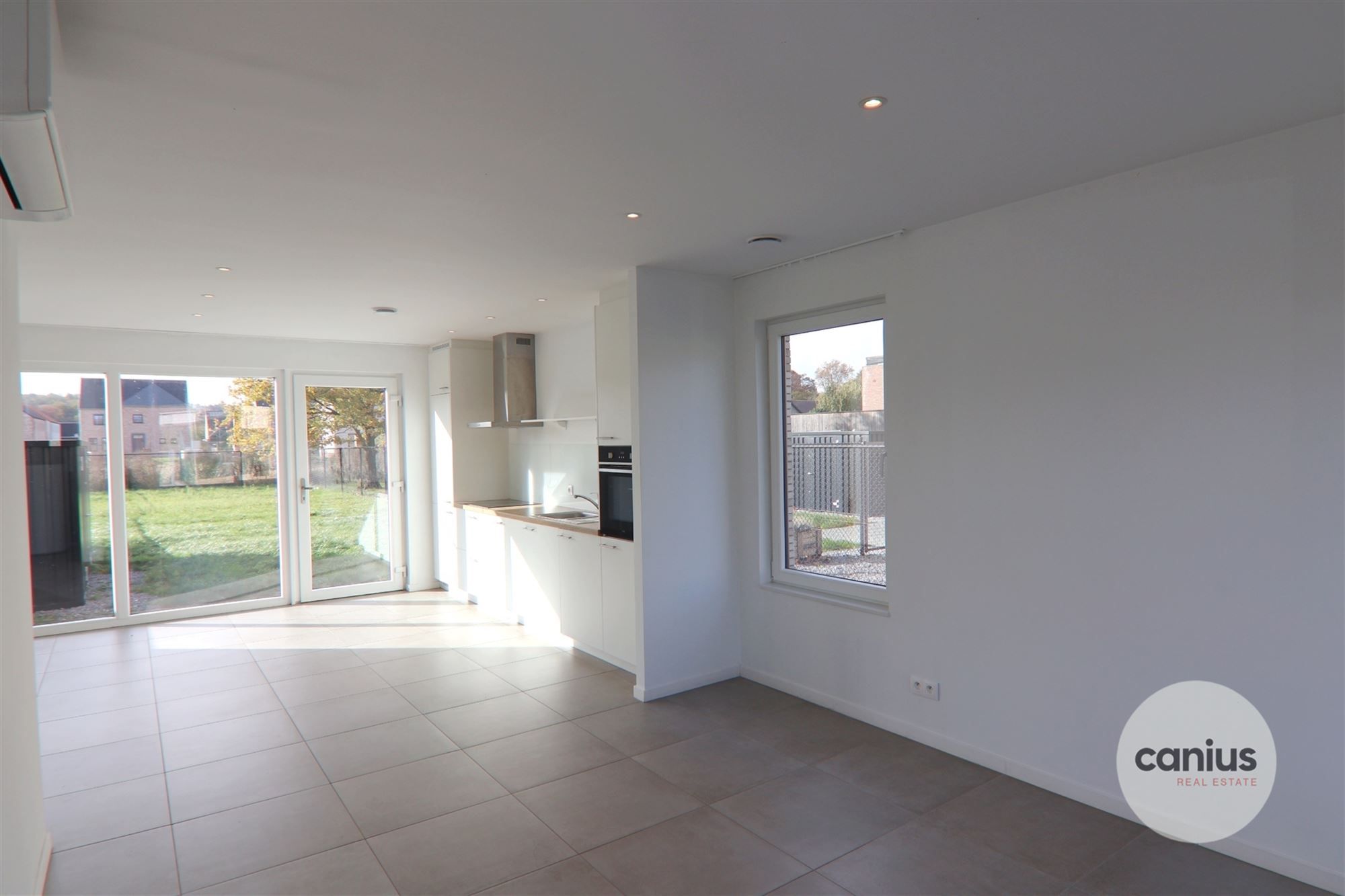 HEDENDAAGSE & ENERGIEZUINIGE HOB MET 3 SLKS & TUIN foto 4
