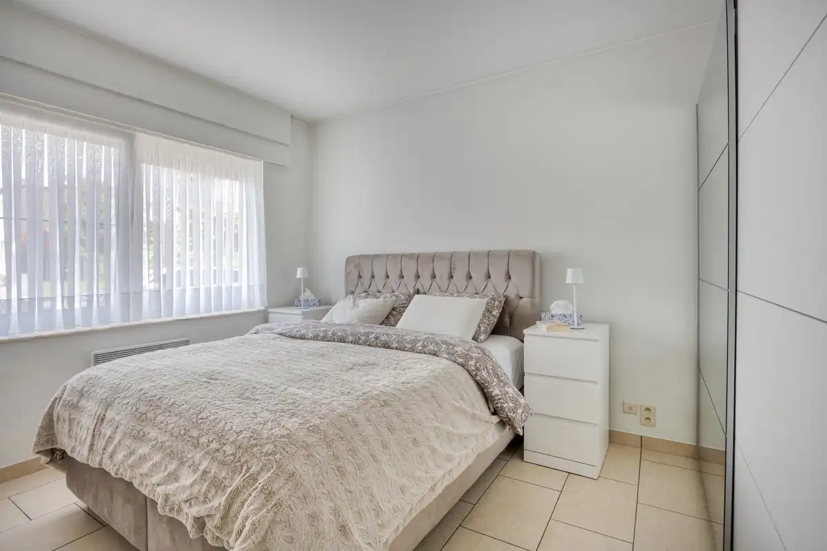 Gelijjkvloers appartement met 1 slaapkamer en staanplaats. foto 9