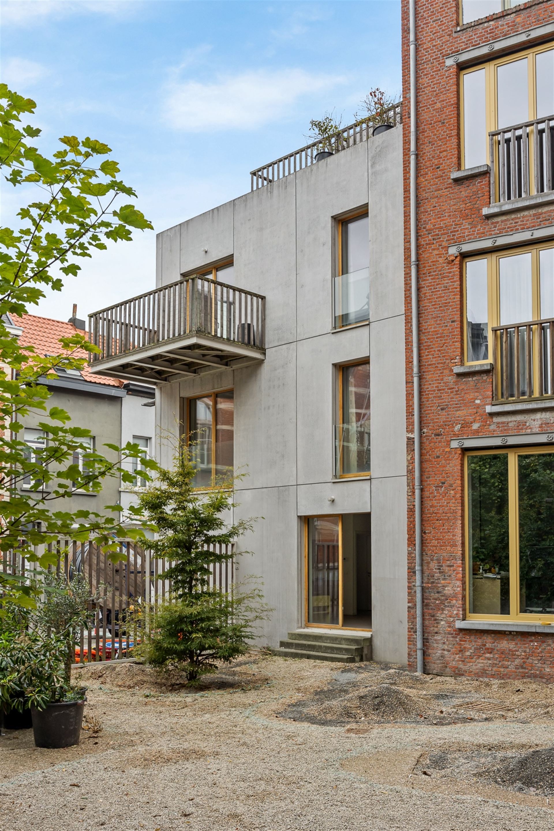 Lichtrijke en Energiezuinige Gezinswoning met Dakterras foto {{pictureIndex}}