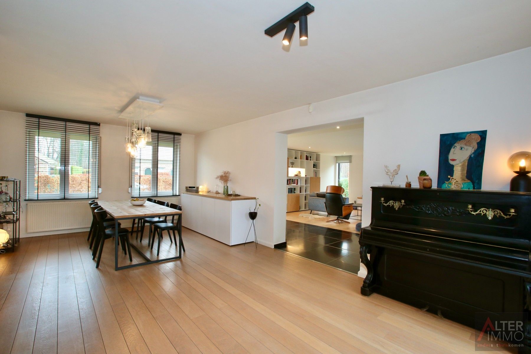 VERKOCHT! Instapklaar, gerenoveerd landhuis (205m2 NBO) met 3 slaapkamers, inpandige garage, zonnepanelen en een uitstekend EPC op een perceel van 8a 16ca - uitstekende ligging vlakbij Zolder centrum. foto 5