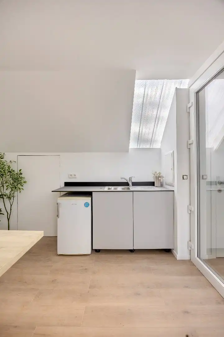 Vernieuwde loods en vergunde bouwgrond voor halfopen bebouwing te Lembeek foto 10