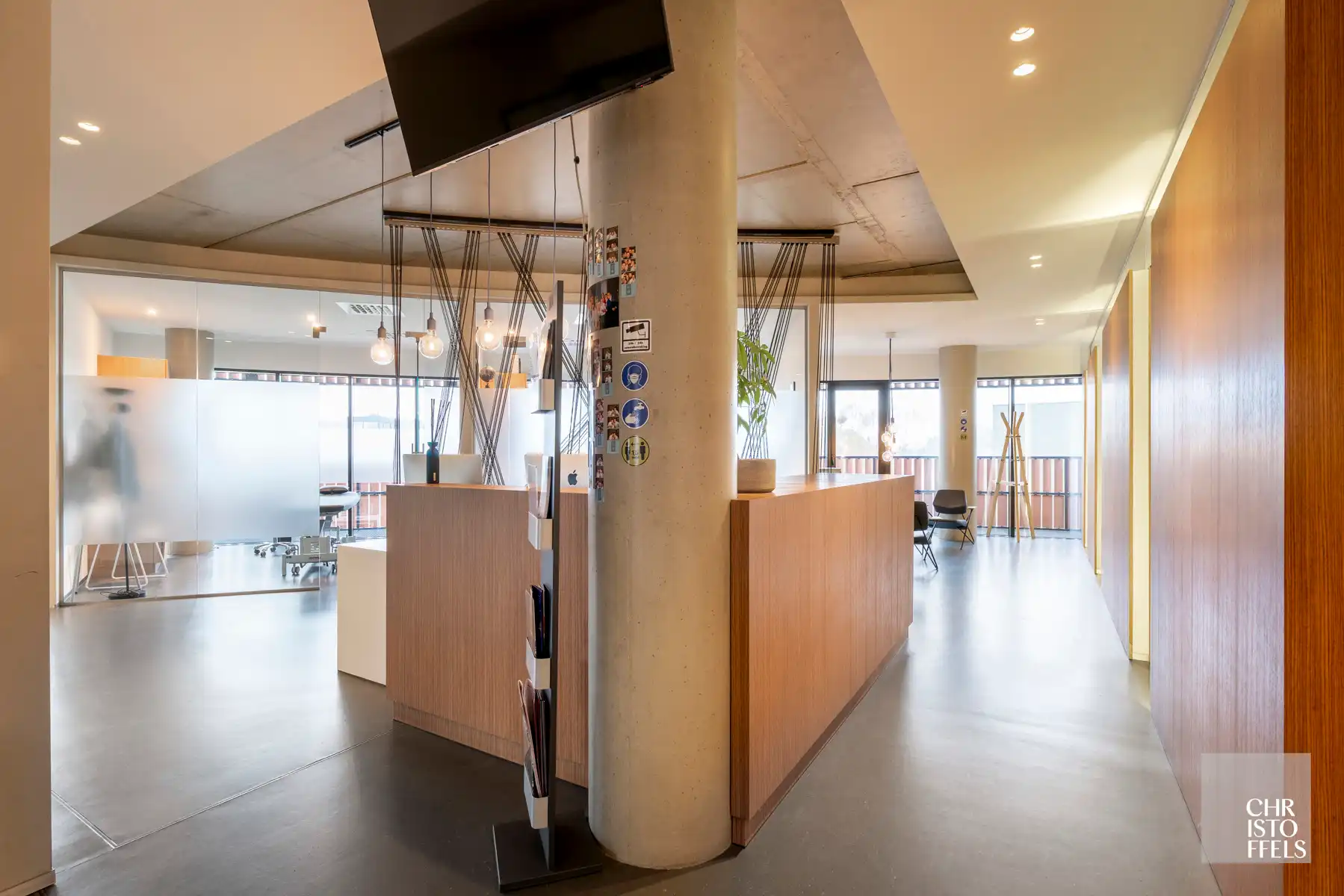 Moderne kantoor/praktijk- ruimte (221m²)  in het iconische Botta-gebouw, centraal gelegen te Genk foto 6