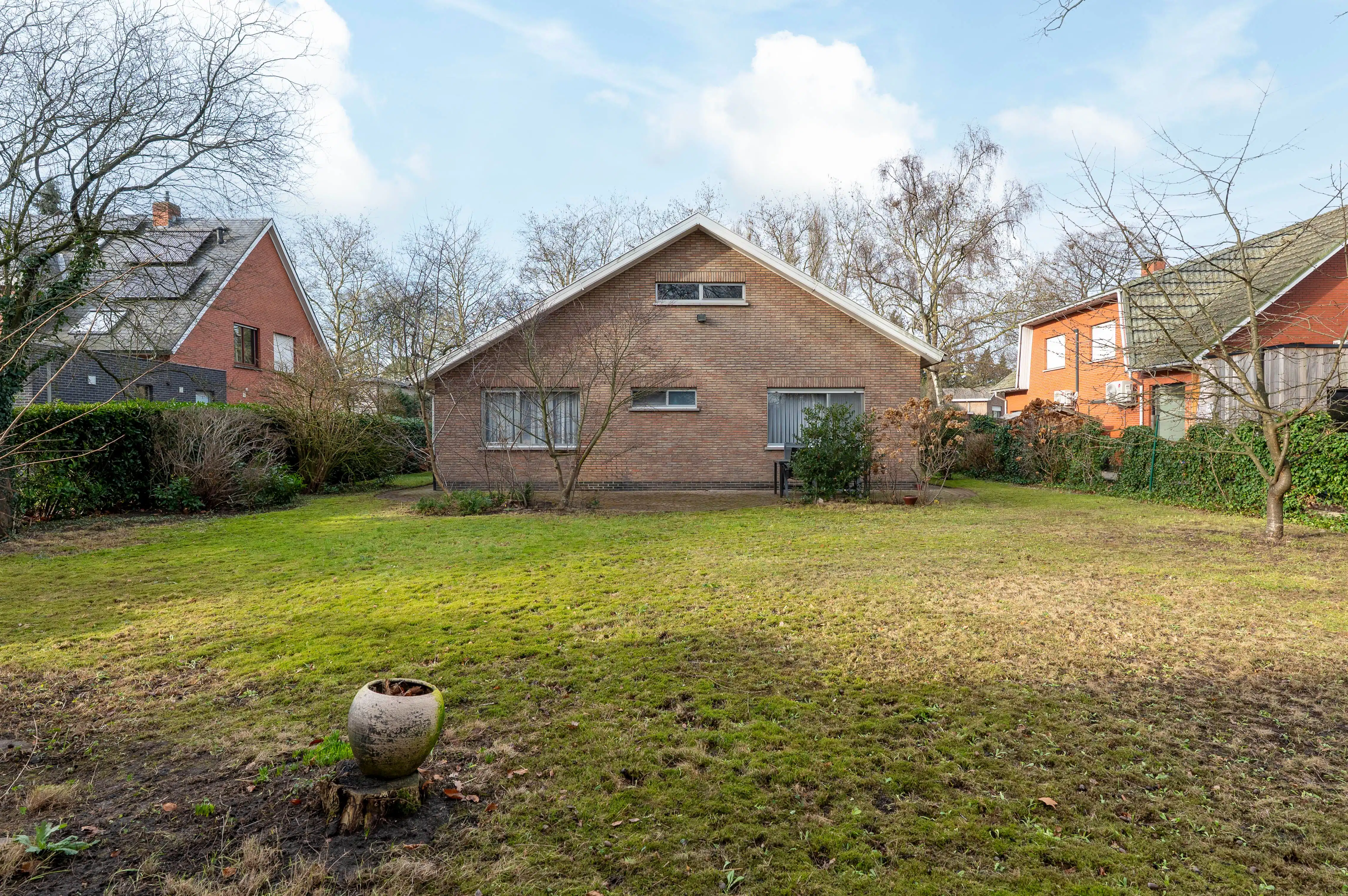 Te renoveren laagbouwvilla in een gegeerde wijk in Ekeren! foto 20