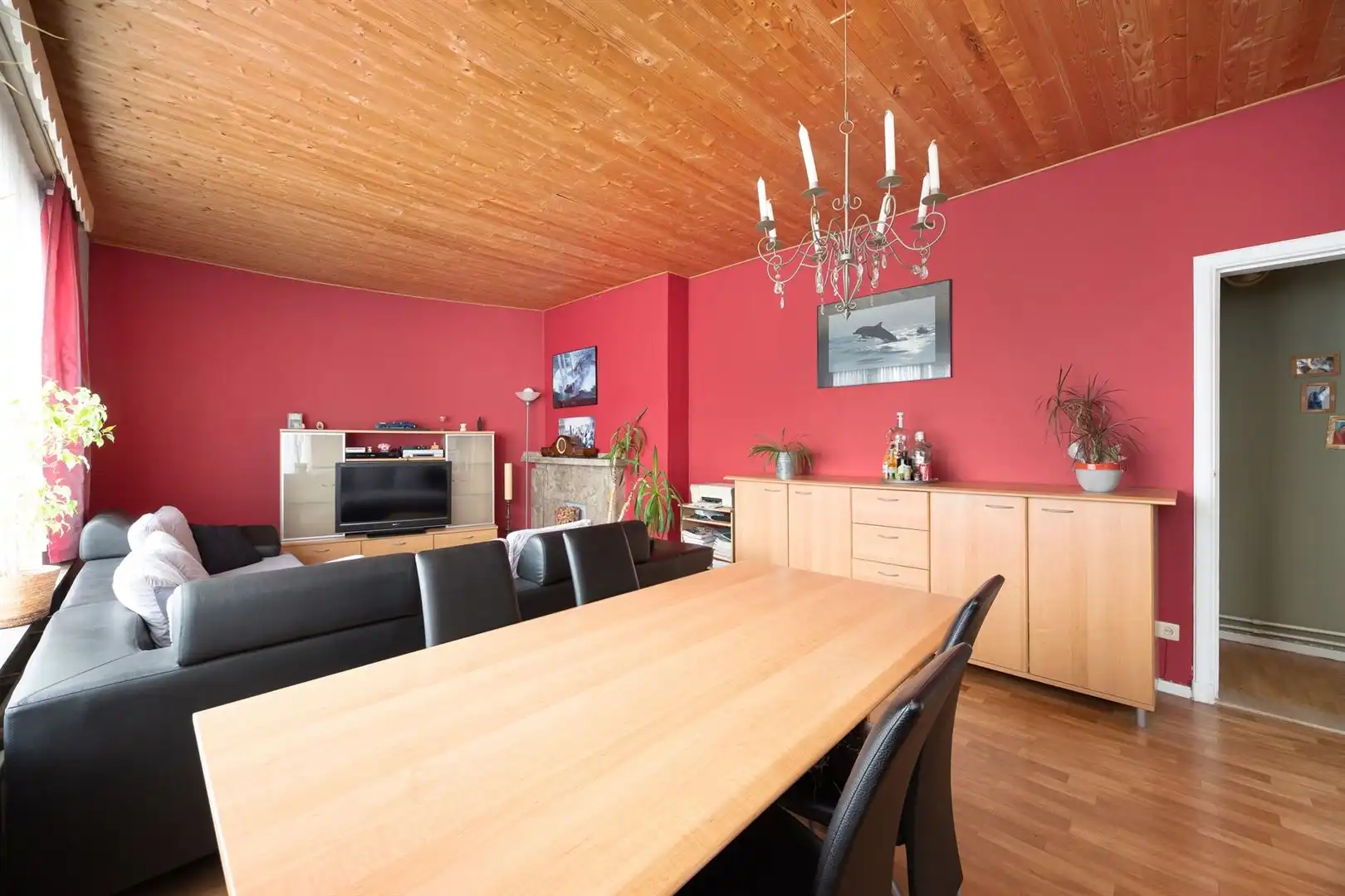 Appartement met potentieel en dubbele parkeermogelijkheid in hartje Merksem foto 2