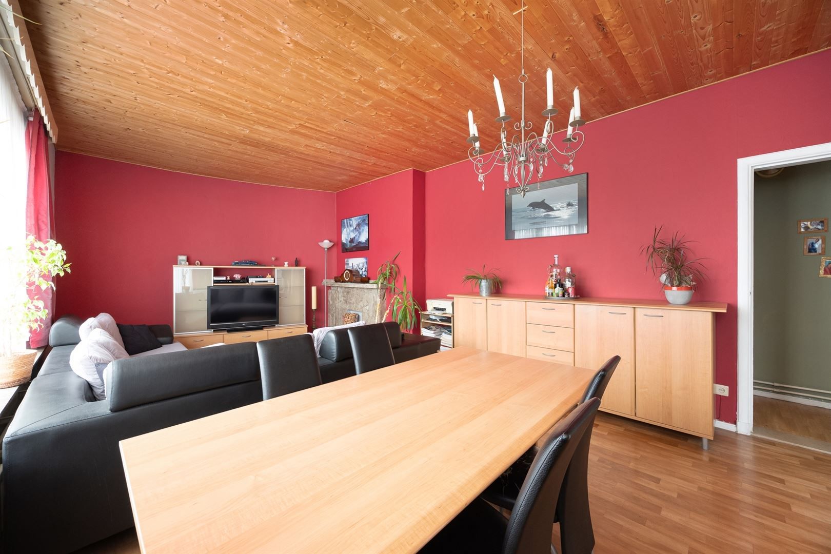 Appartement met potentieel en dubbele parkeermogelijkheid in hartje Merksem foto 2