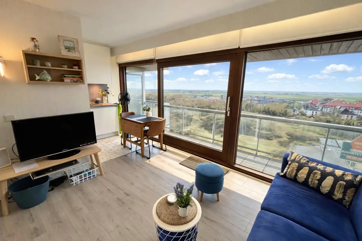 Hoofdfoto van de publicatie: Knusse studio met fenomenaal duinenzicht