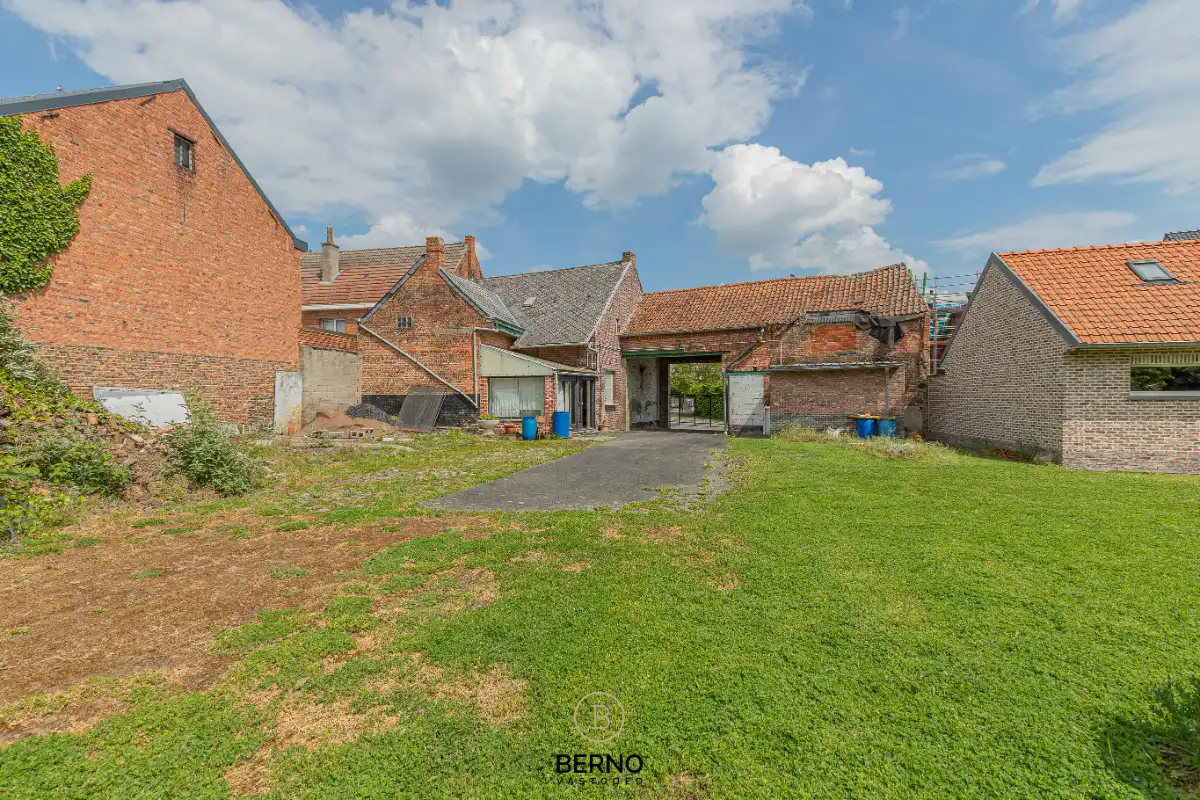 Totaal te renoveren woning op prachtig perceel van 1.170 m² foto 13