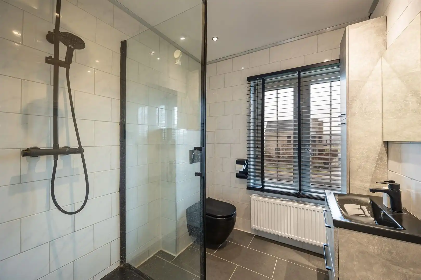 Een ruime halfopenbebouwing op 2000m2 foto 12