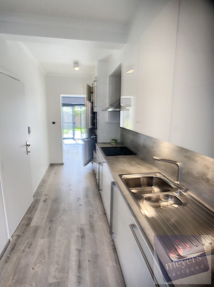 Te huur in Hasselt – Gezinswoning met tuin & garage in rustige woonwijk foto 7