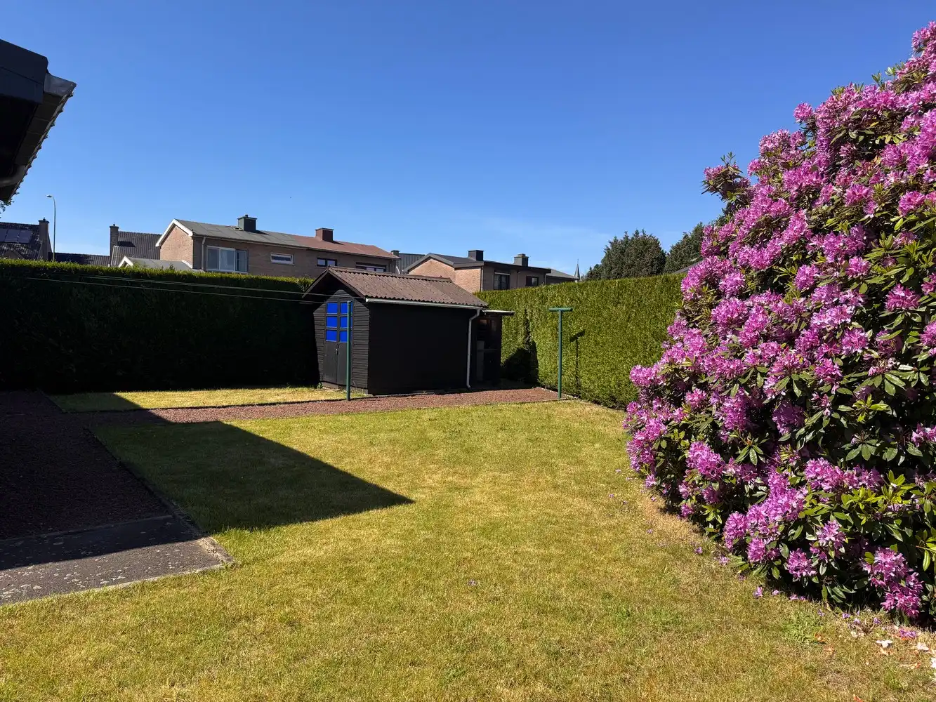 Gezinswoning met 3 slaapkamers, garage en tuin op 428 m² foto 14