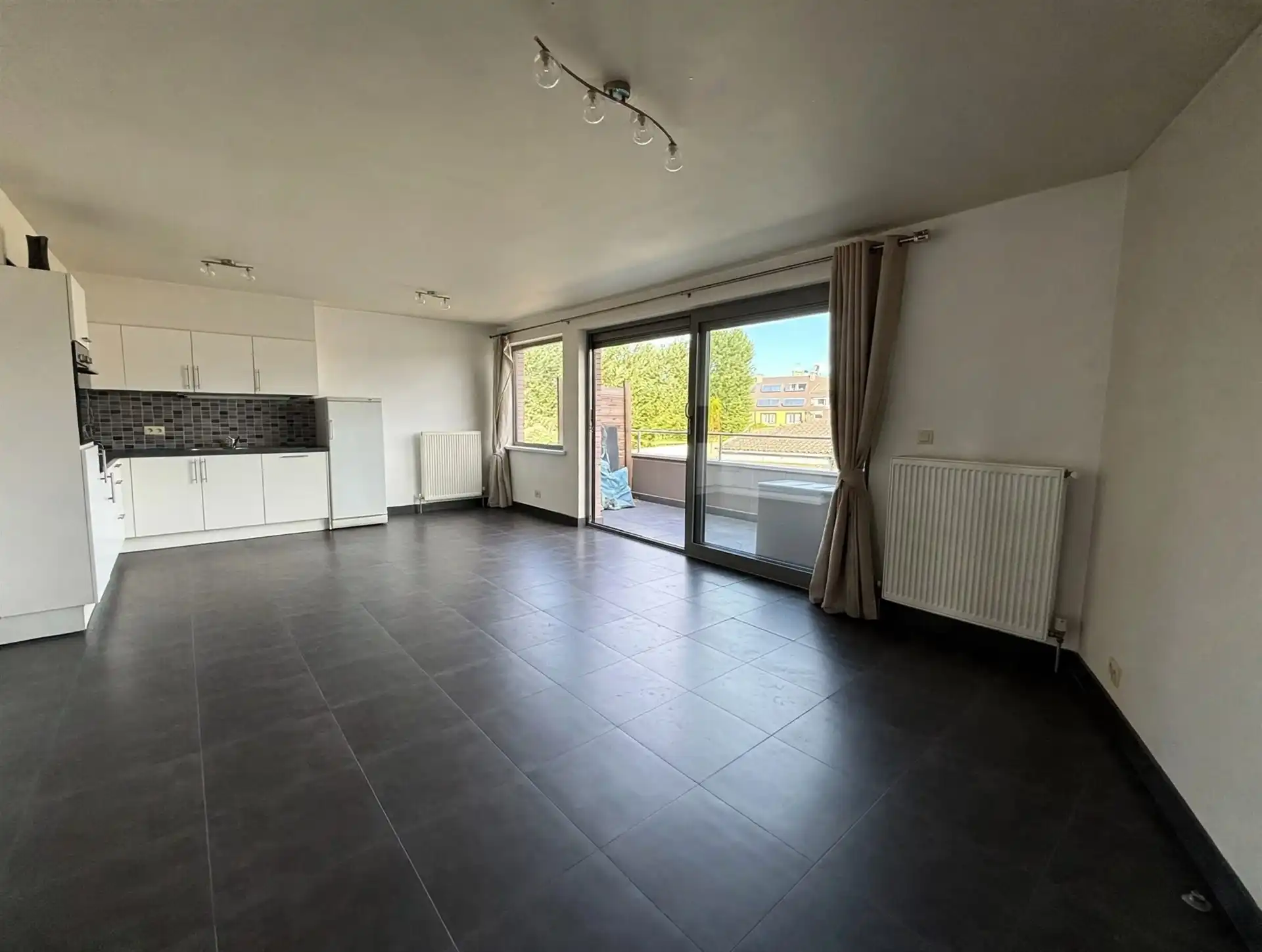 Ruim appartement met twee slaapkamers en twee terrassen foto 2