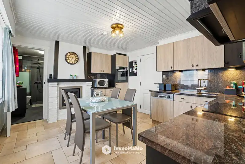 RUIME GERENOVEERDE WONING MET 3 SLPK TE KOOP IN WACHTEBEKE foto 13