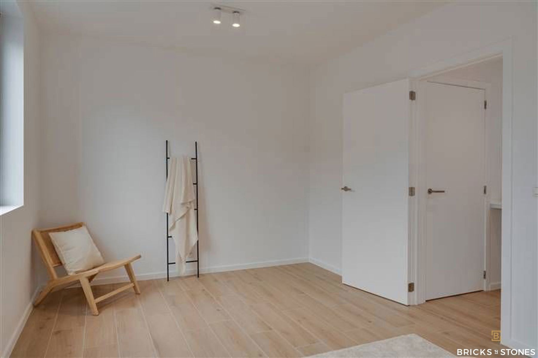 Nieuwbouwwoning met 4 slaapkamers en zonnige tuin foto 7