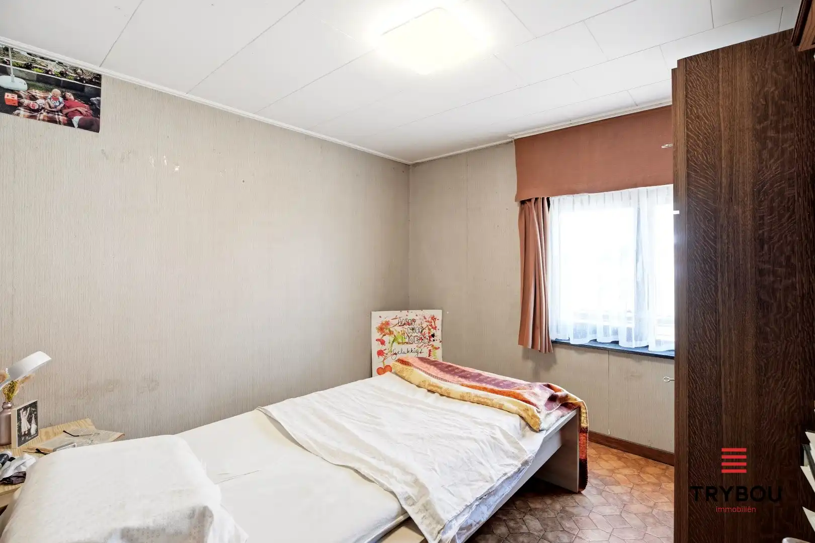 Alleenstaande woning op een ruim perceel met 3 slaapkamers en 2 garages!  foto 13
