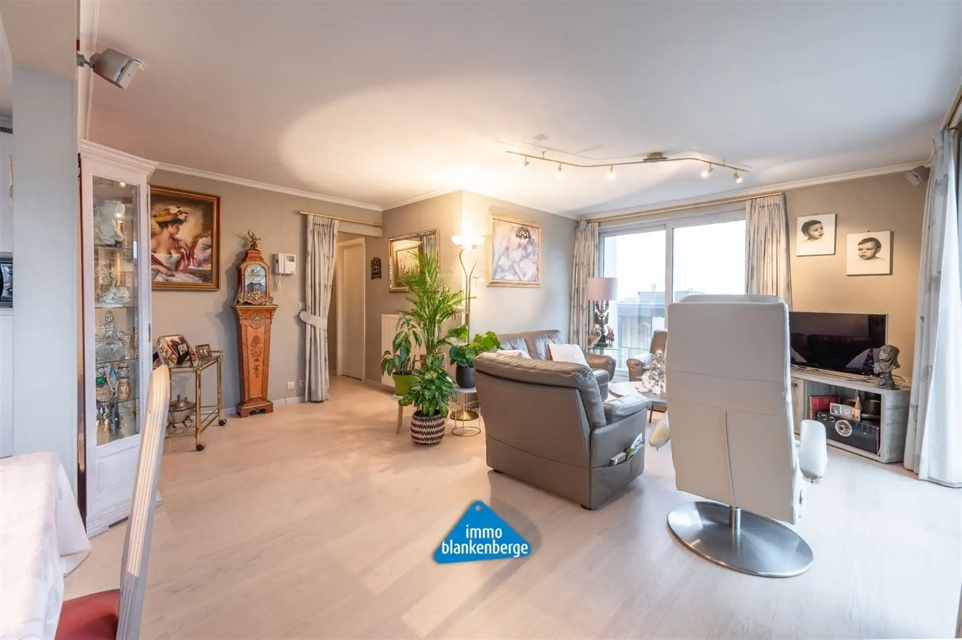 Lichtrijk hoekappartement met een zuidgericht terras (+/- 20m²) in het centrum van Blankenberge foto 9