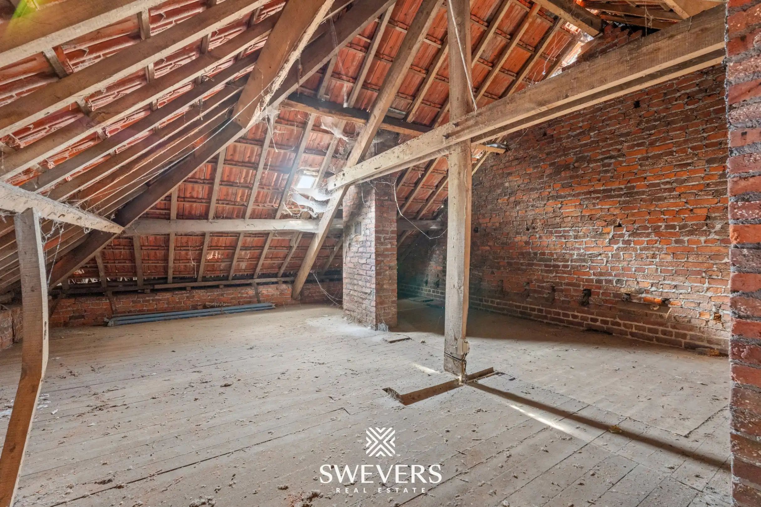 Karaktervolle woning met renovatiepotentieel op rustige ligging foto 26