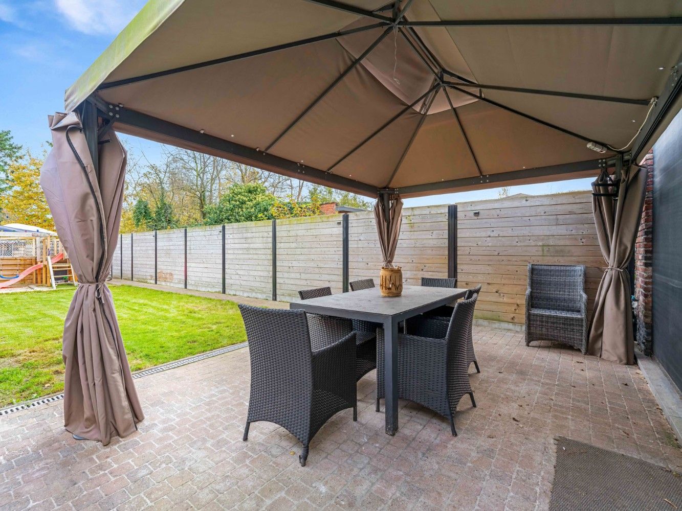 Instapklare woning met 2 slpk., garage en tuin foto 17