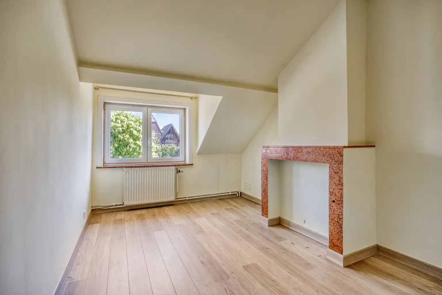 Instapklare 2-gevelwoning nabij Sint-Agatha-Berchem foto 29
