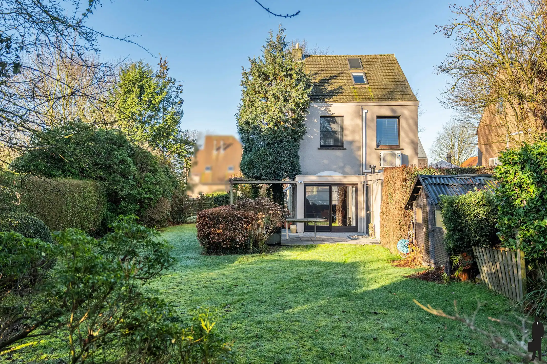 Charmante en zonovergoten woning in doodlopende straat foto 2