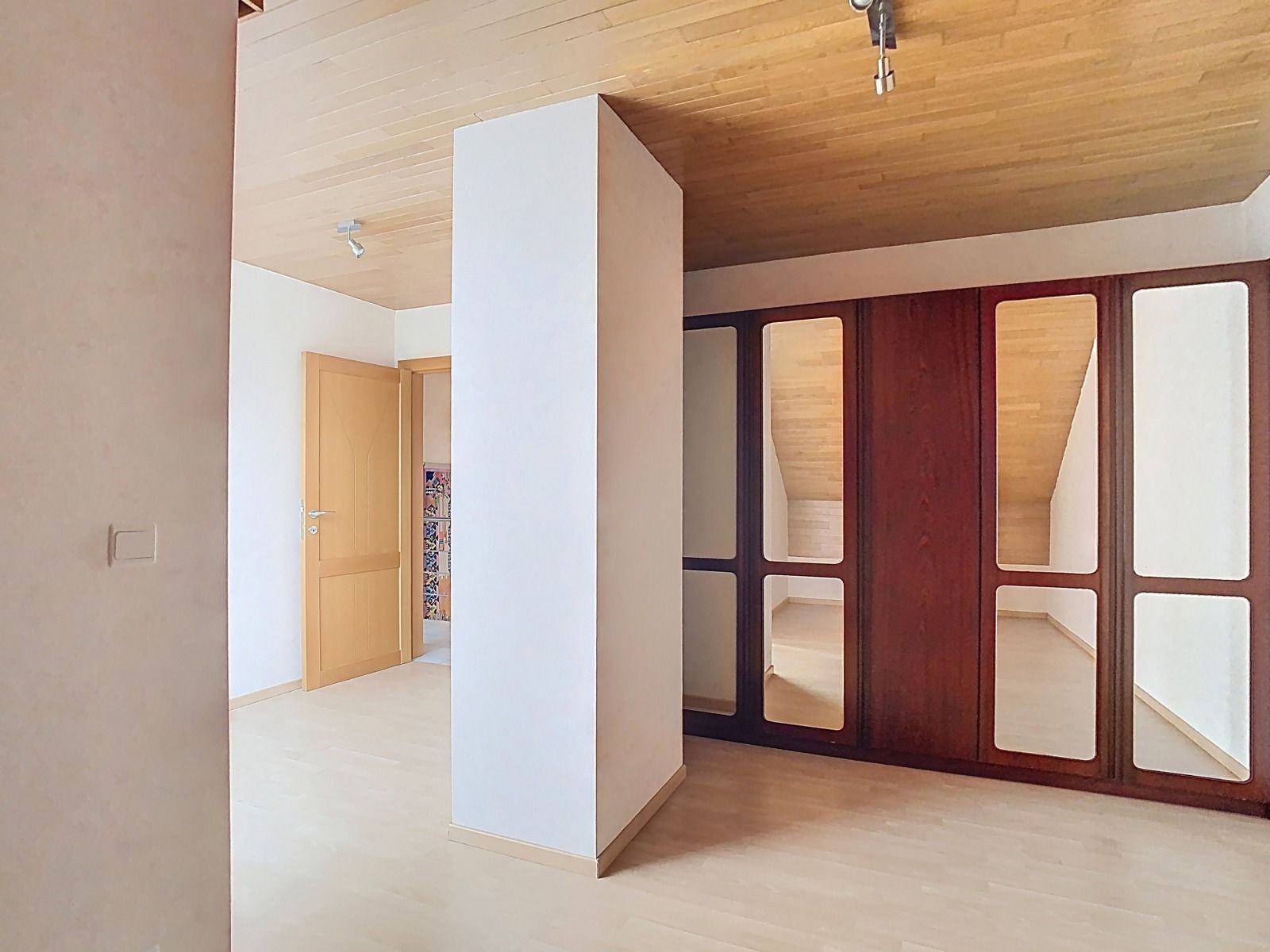 Instapklare woning met 3 SLPK, 2 badkamers, Garage én Tuin! foto 13