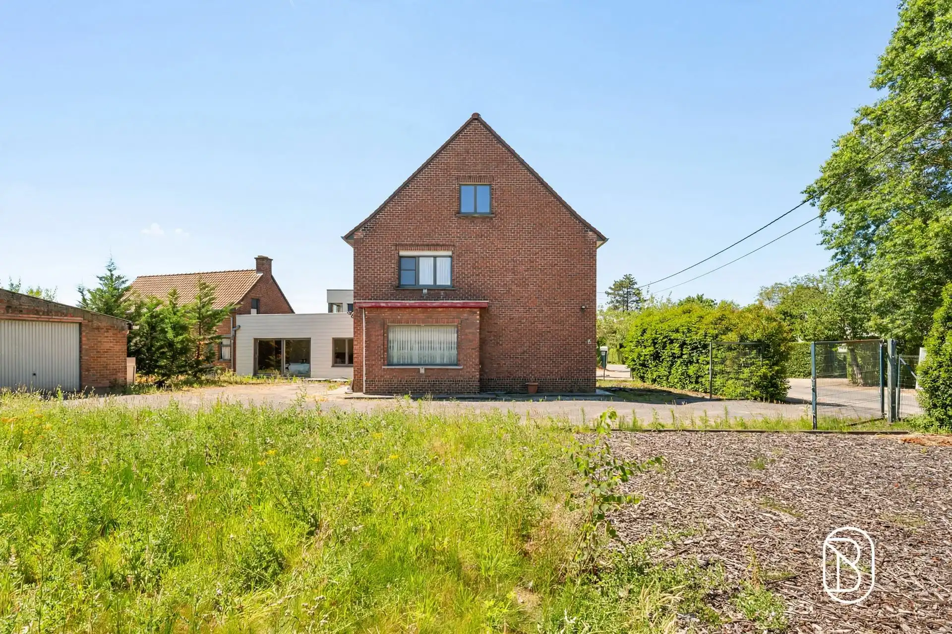 Toffe goedgelegen halfopen bebouwing met loods van 180m²! foto 17