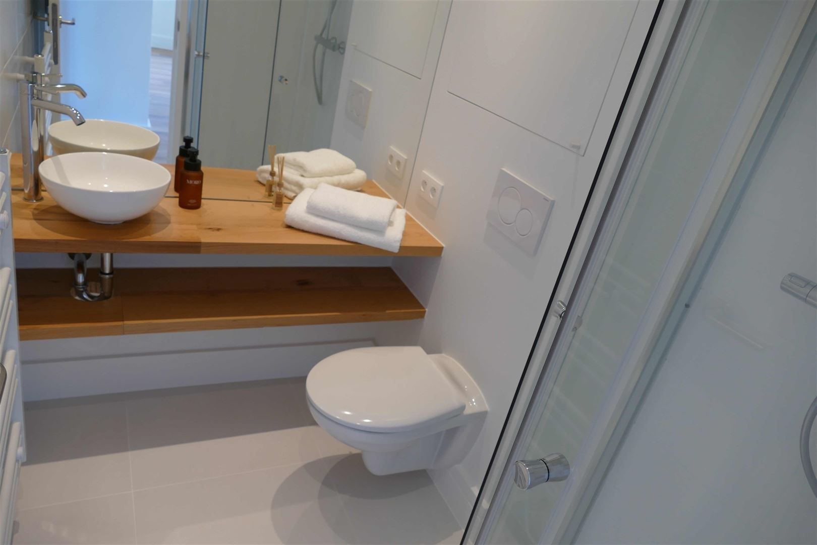 Grondig opgefriste vakantiewoning met grote tuin foto 7