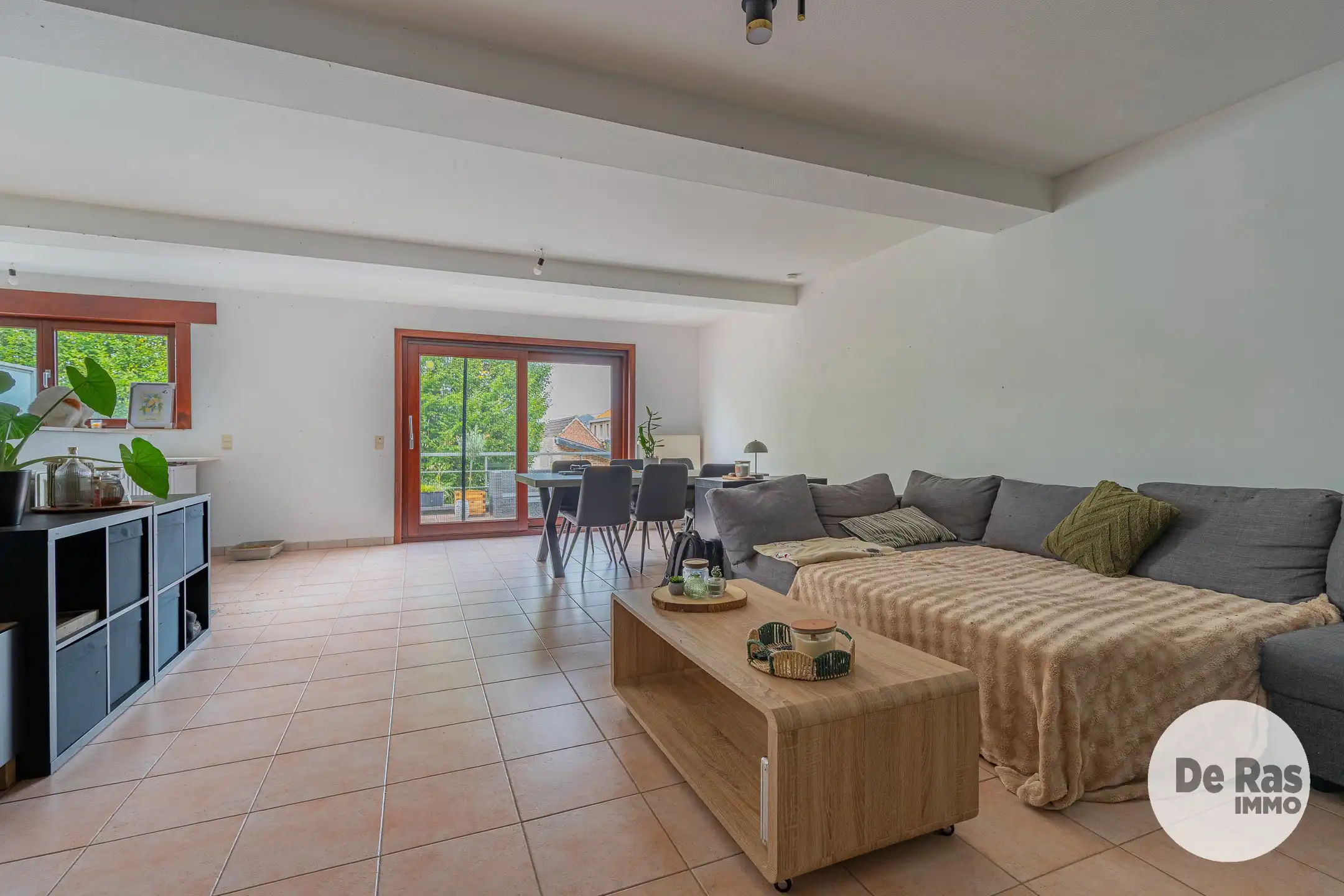 HERZELE-Schitterend 2-kamer App van 118m³ met terras/garage foto 4