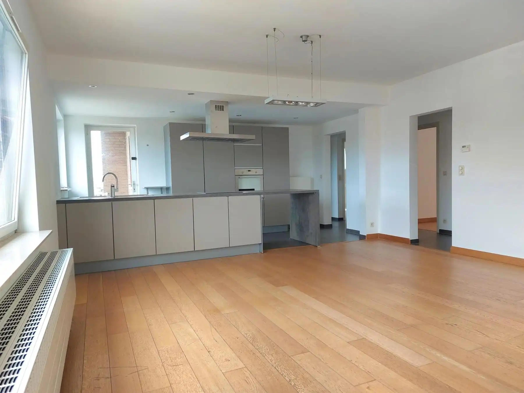 APPARTEMENT INCLUSIEF GARAGE EN 2 SLKMS foto 4