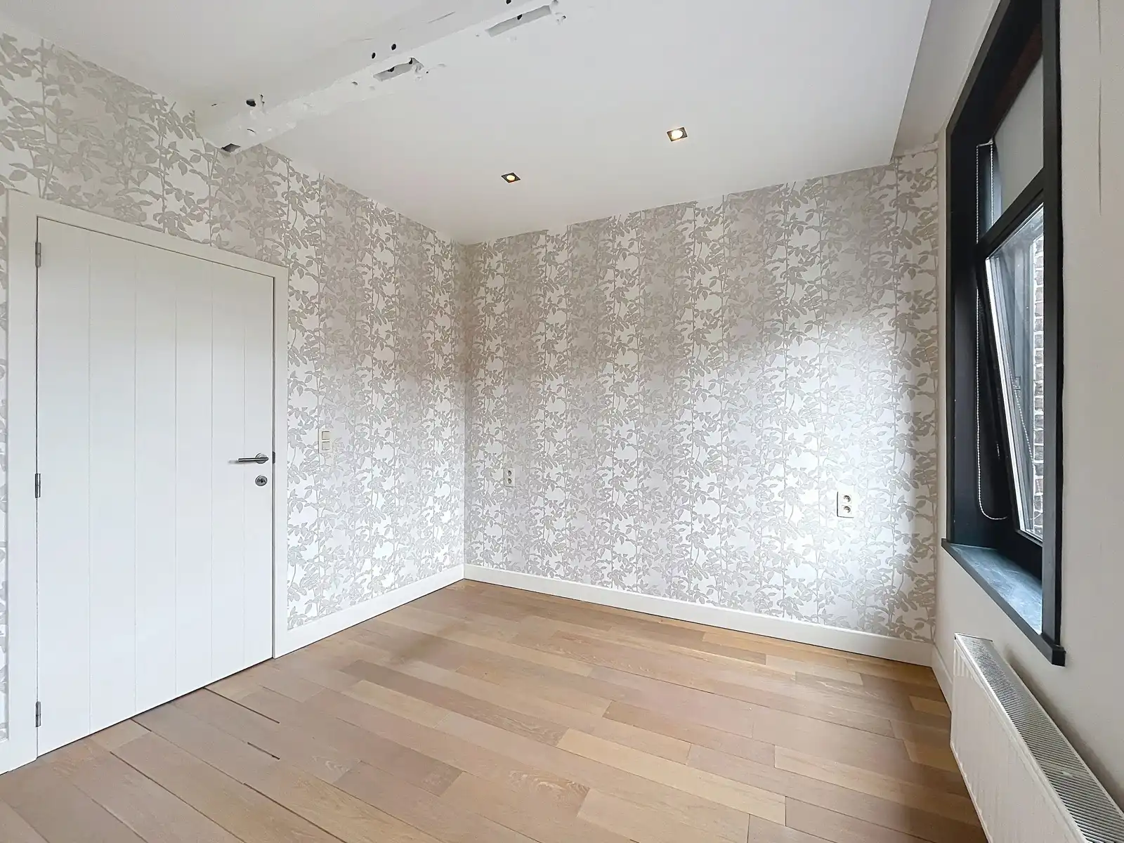 Authentieke woning met 2 slaapkamers in centrum Bree.  foto 12