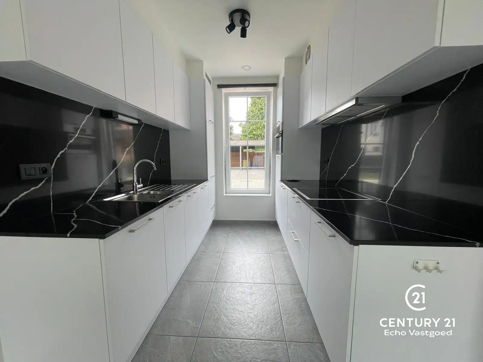 Instapklare ruime woning in een rustige nieuwe verkaveling. foto 8