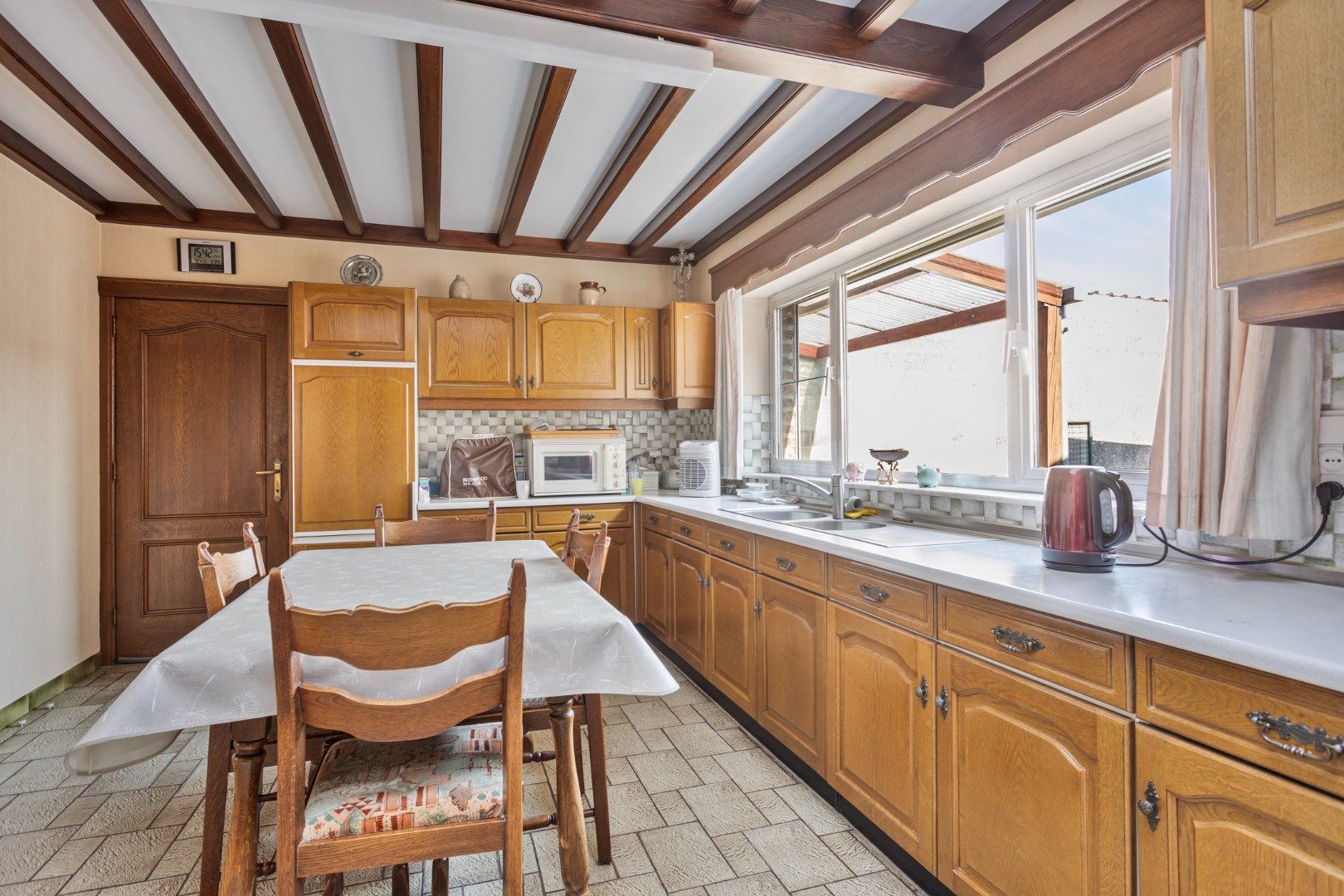 Verzorgde woning met mooie tuin en leuke weide, rustig gelegen en prachtig uitzicht foto 9