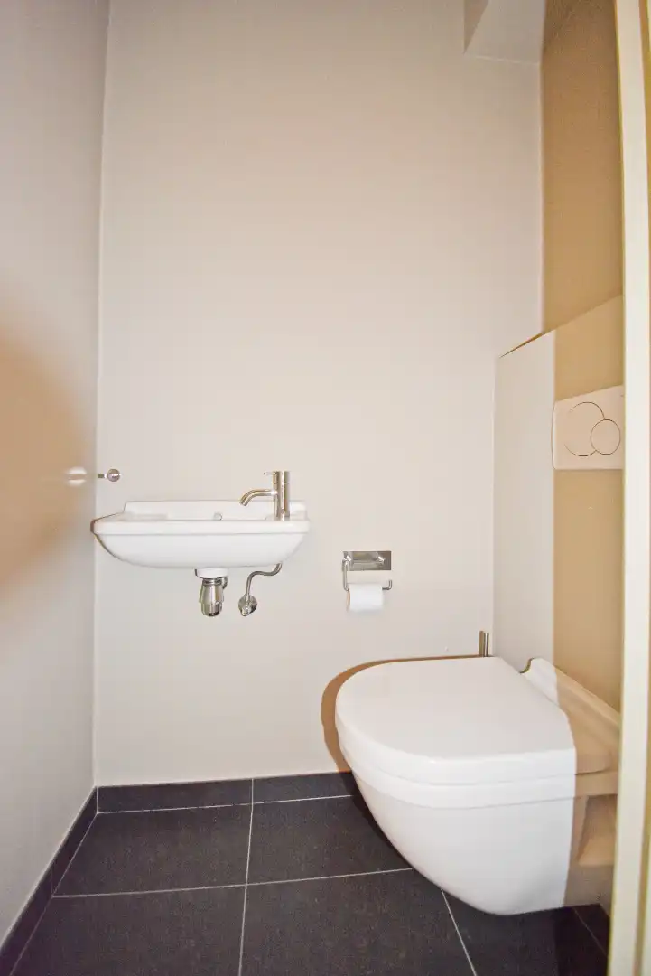 Prachtig onderhouden appartement op toplocatie vlak bij de zeedijk! foto 6